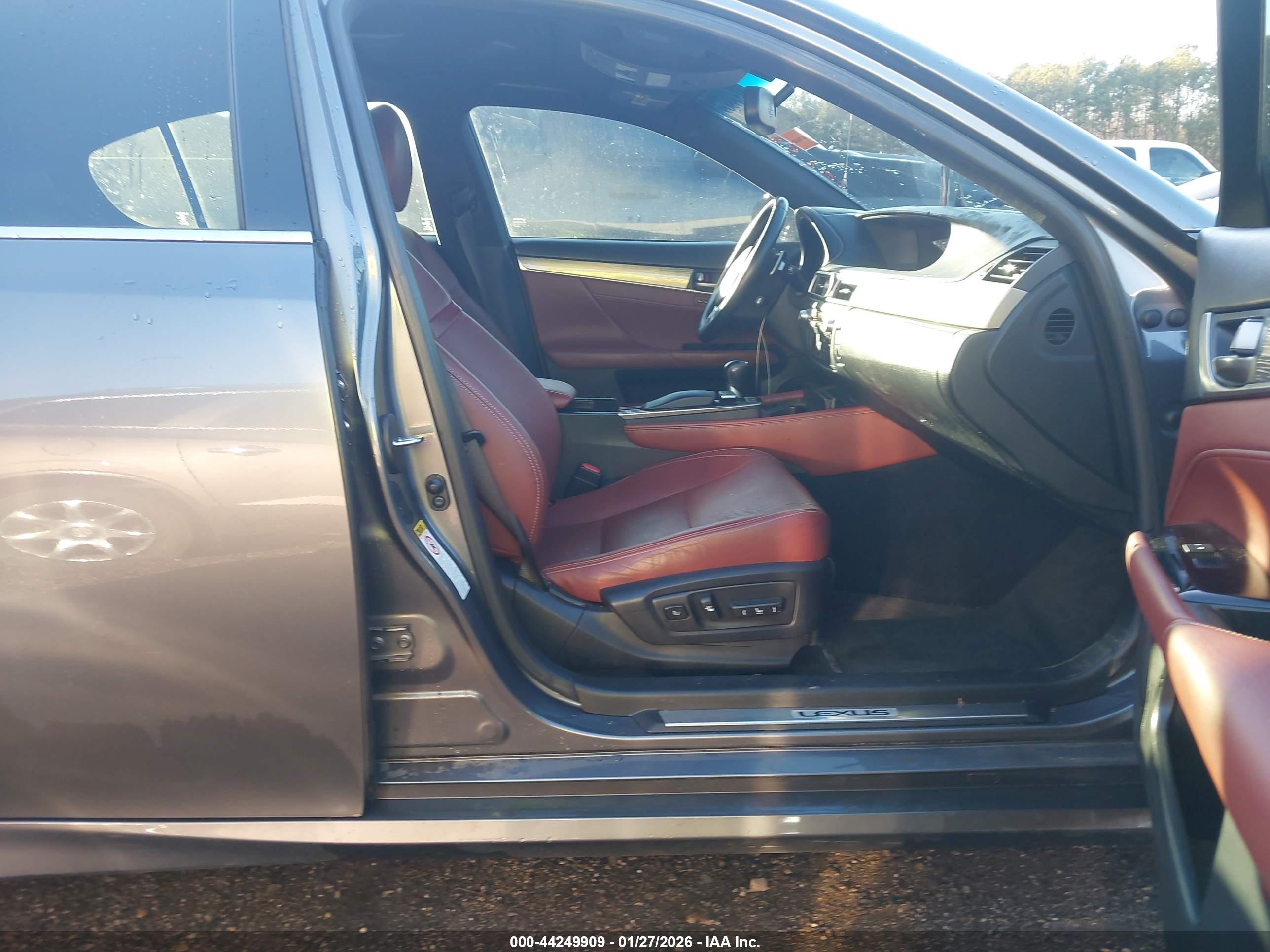 LEXUS GS image 5