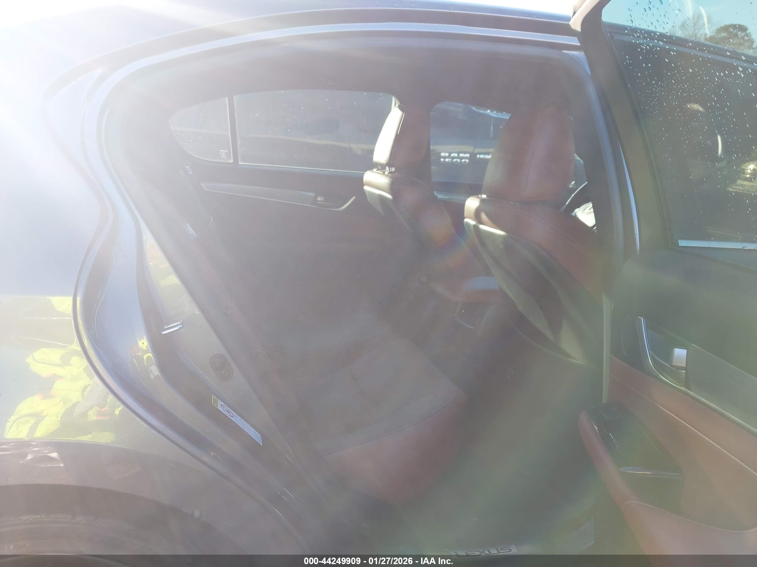 LEXUS GS image 8