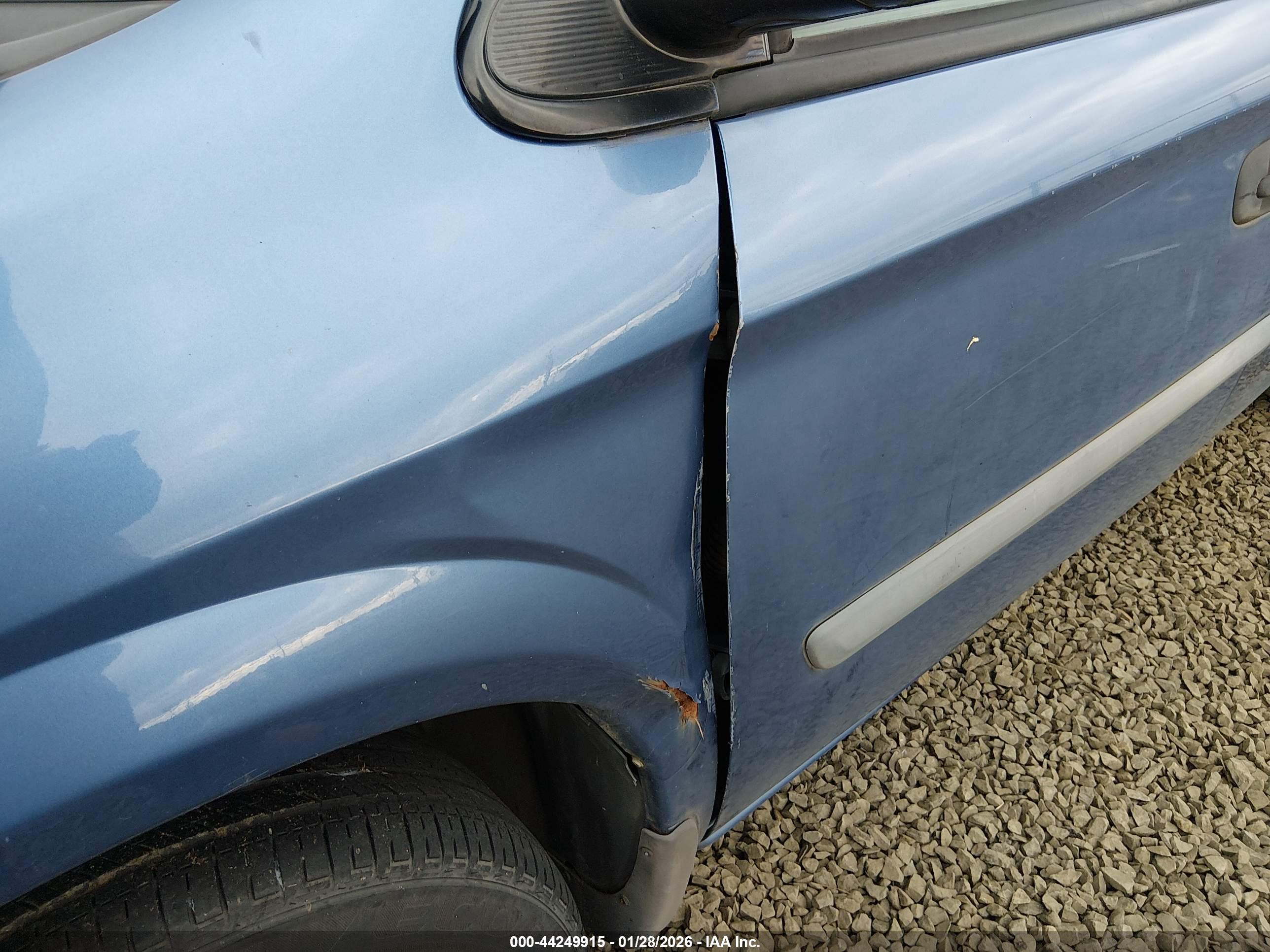 DODGE CARAVAN image 6