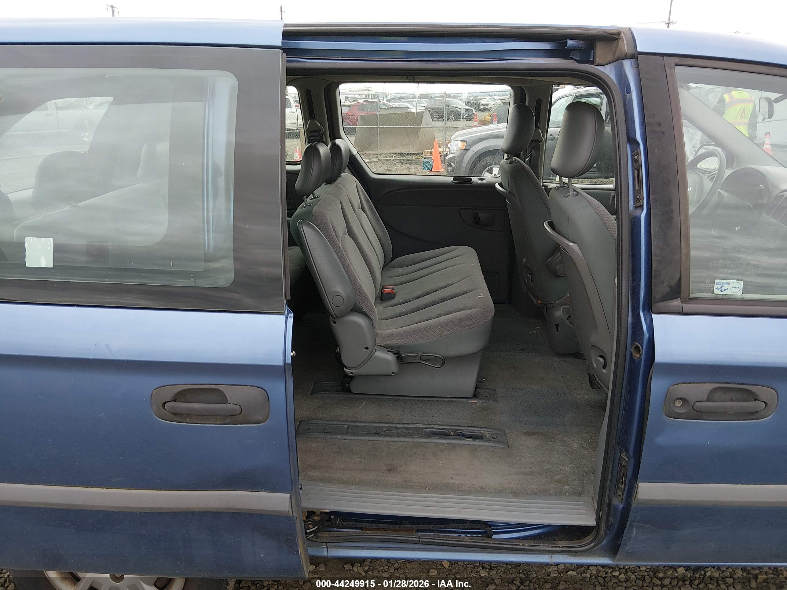 DODGE CARAVAN image 8