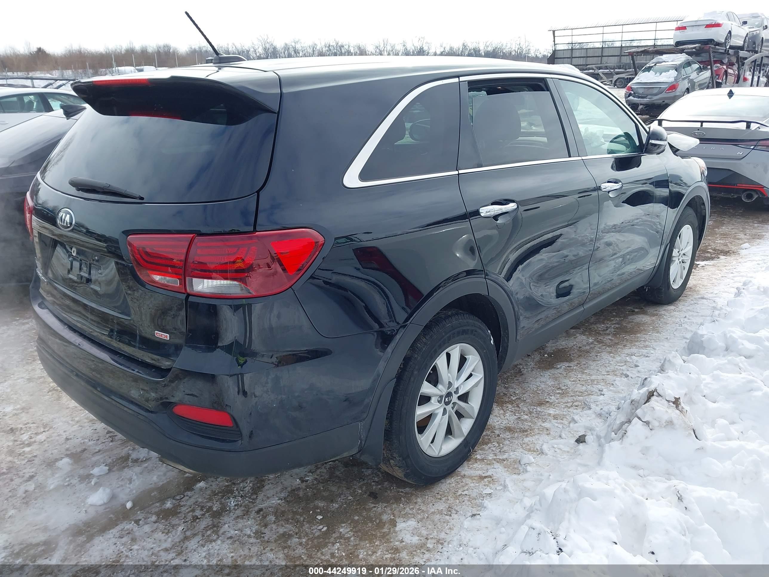 KIA SORENTO image 4