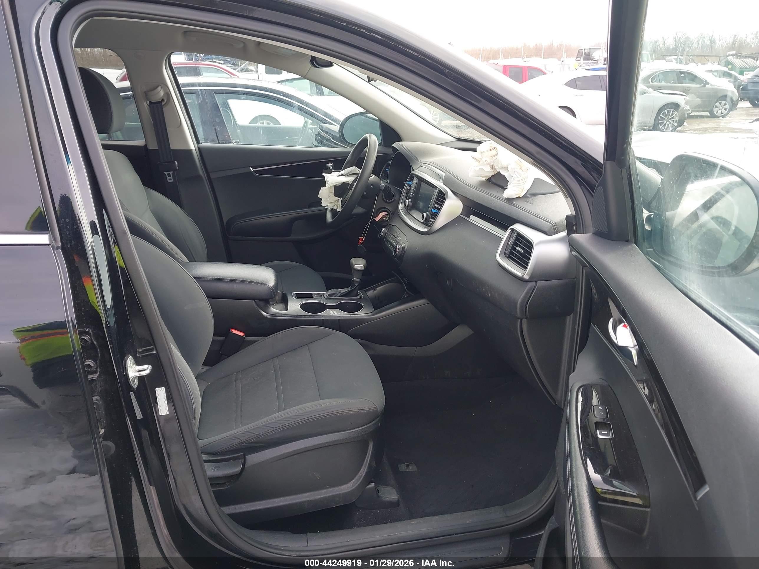 KIA SORENTO image 5