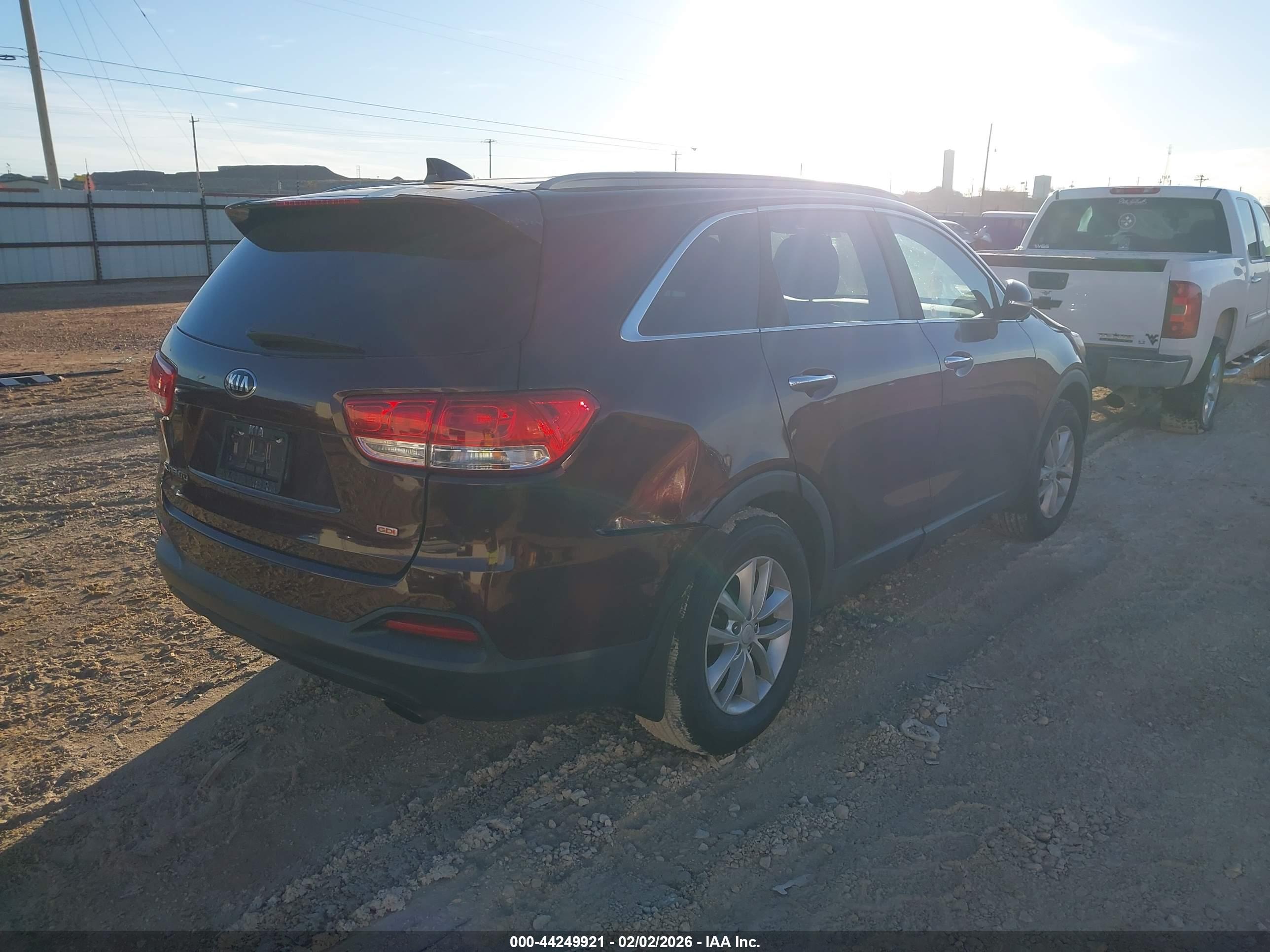 KIA SORENTO image 4