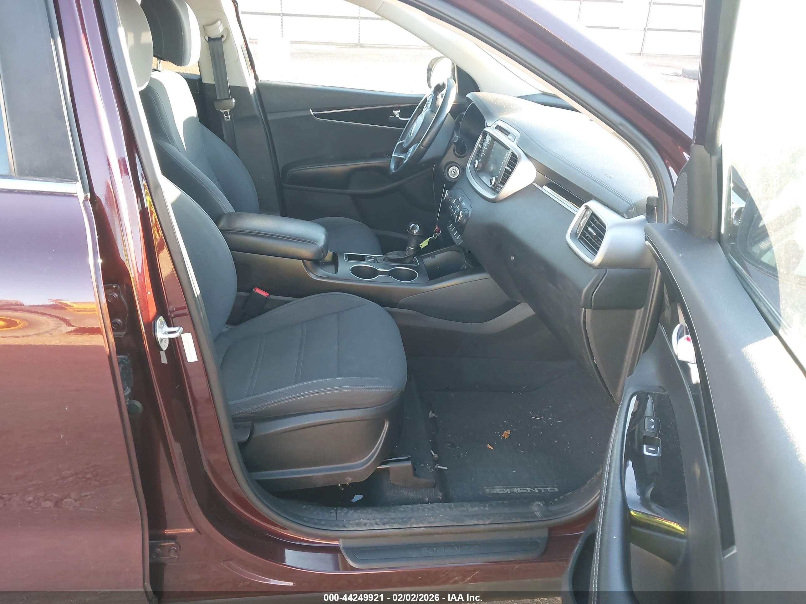 KIA SORENTO image 5