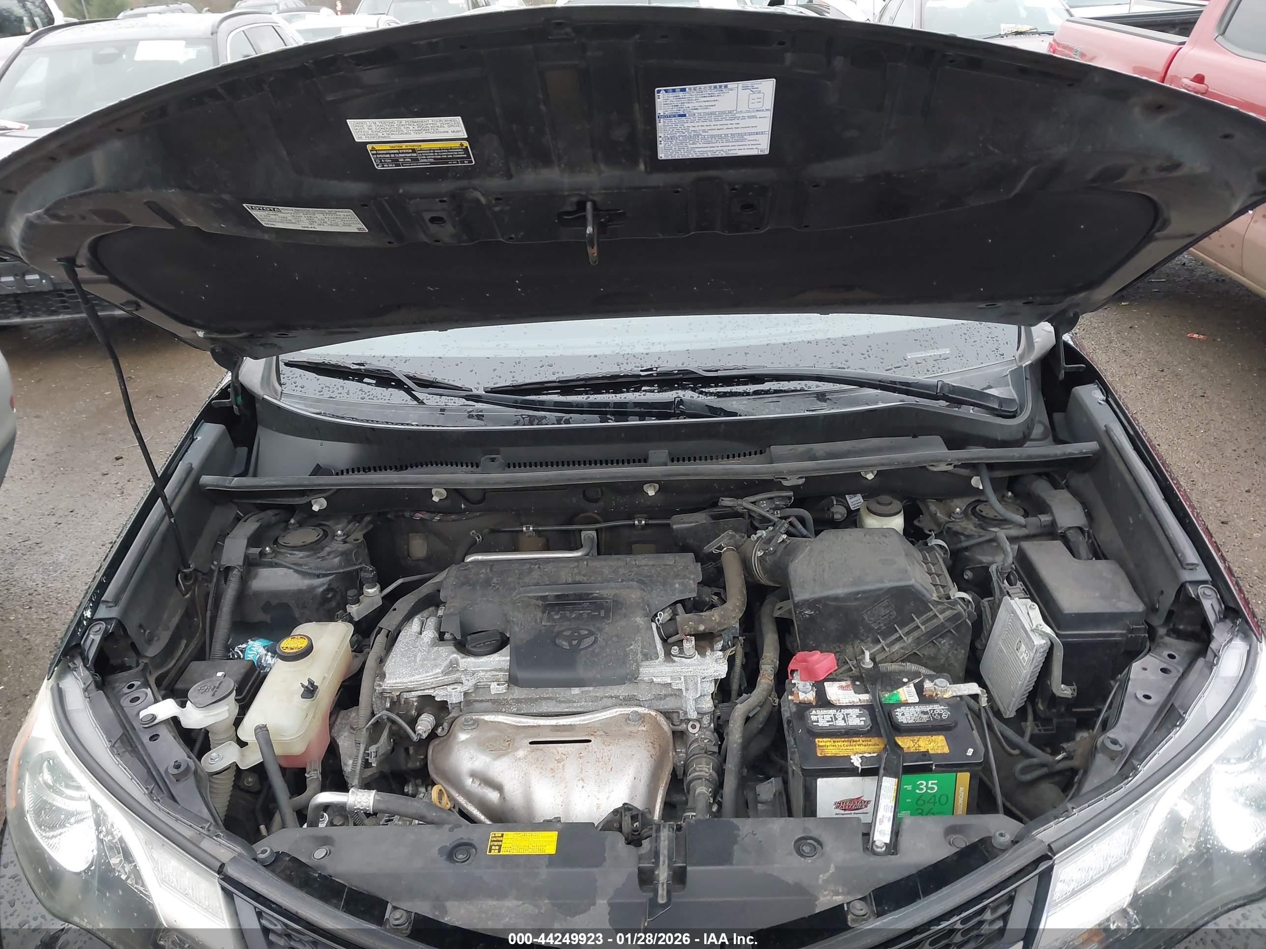 TOYOTA RAV4 image 10