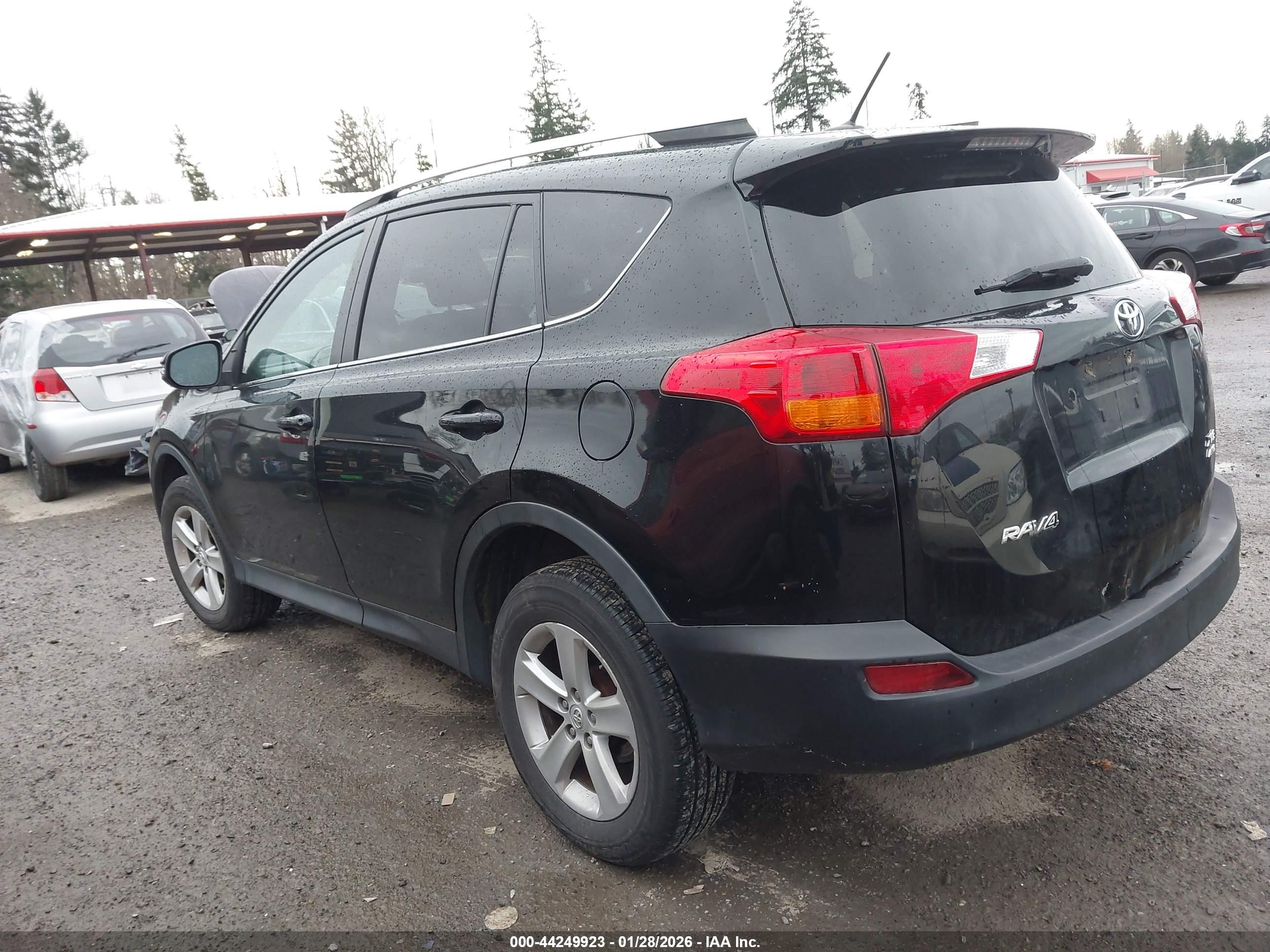 TOYOTA RAV4 image 3