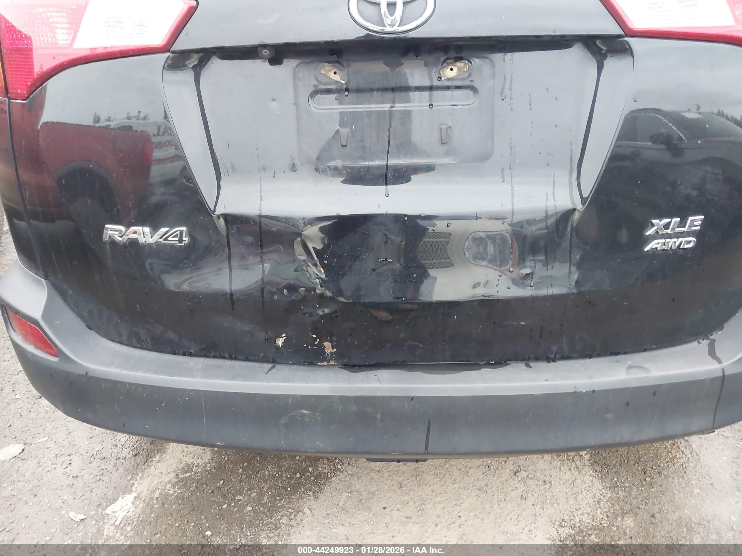 TOYOTA RAV4 image 6