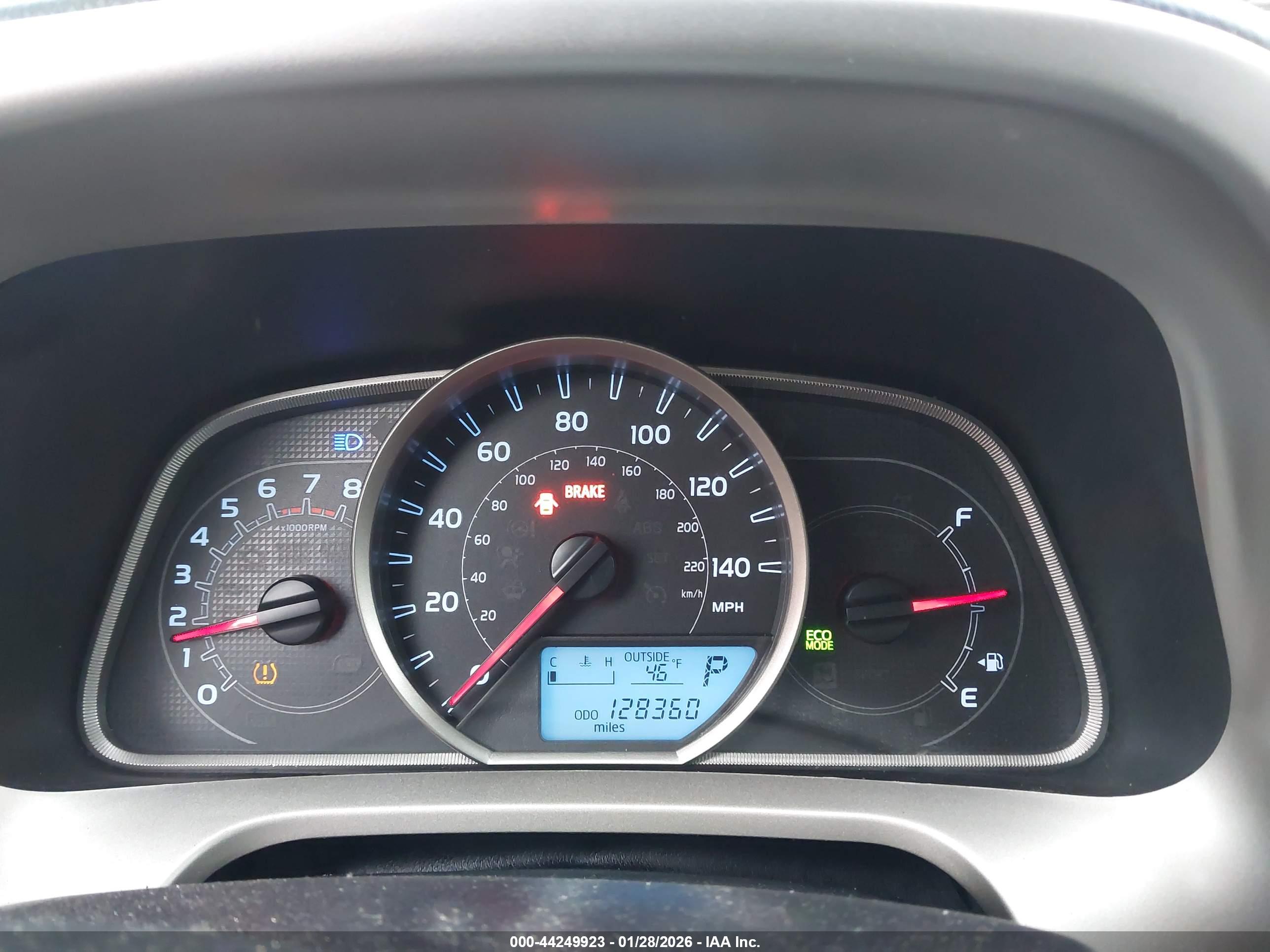 TOYOTA RAV4 image 7