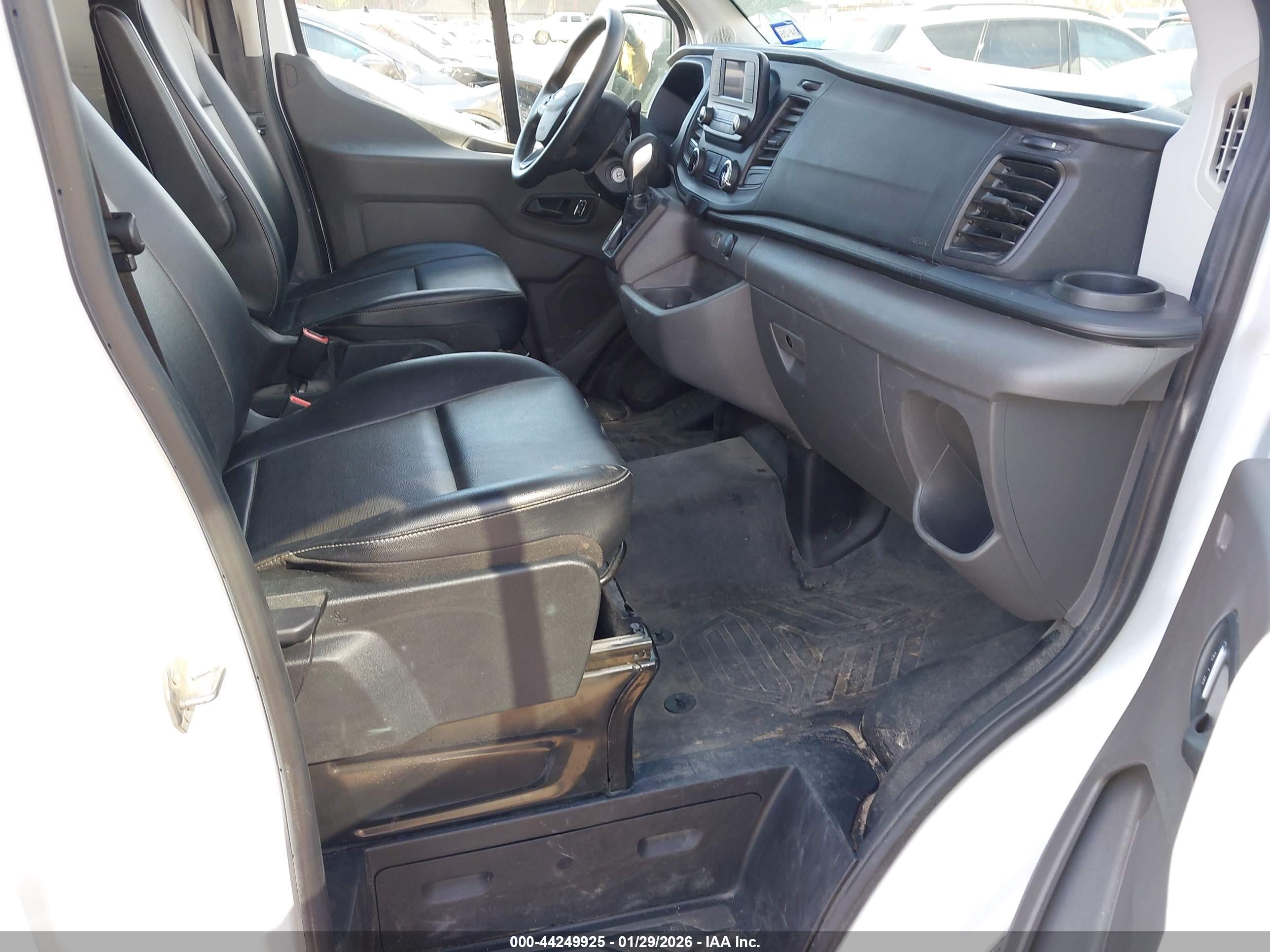 FORD TRANSIT-250 image 5