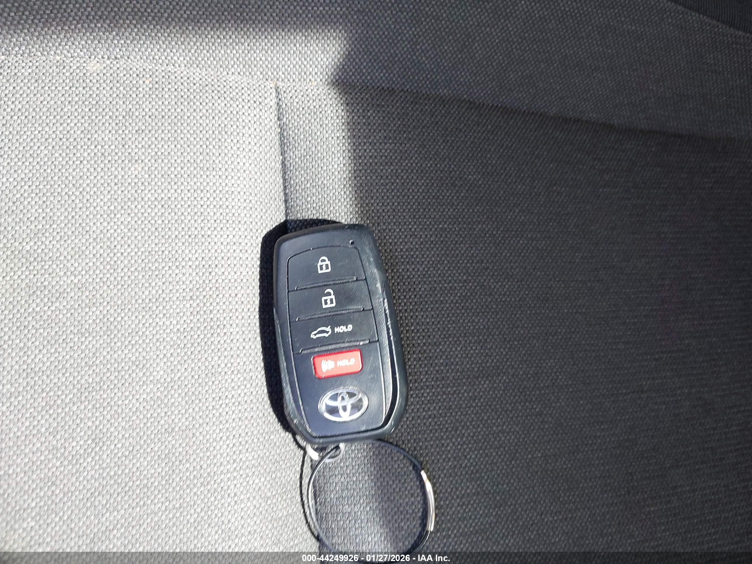 TOYOTA CAMRY image 11