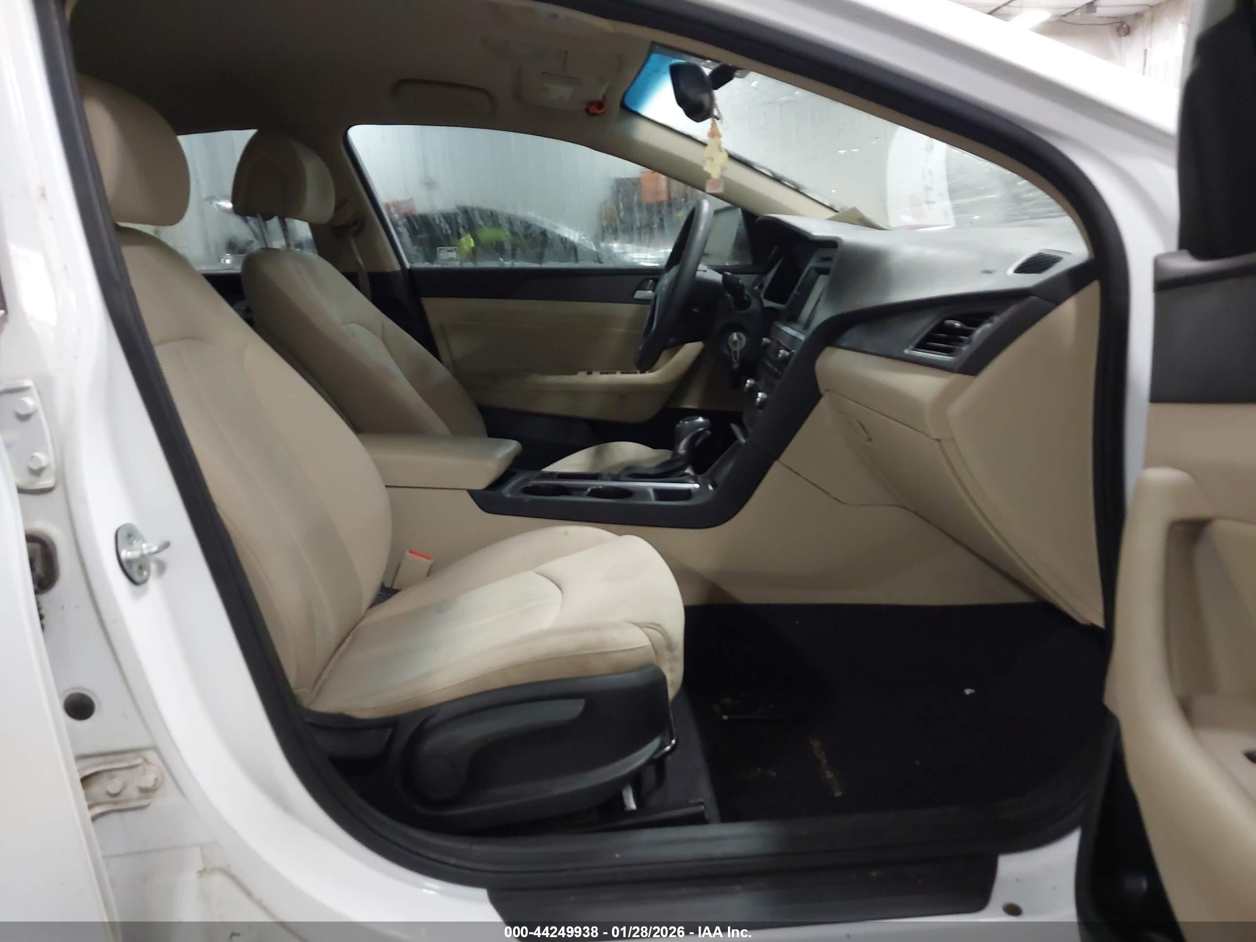 HYUNDAI SONATA image 5
