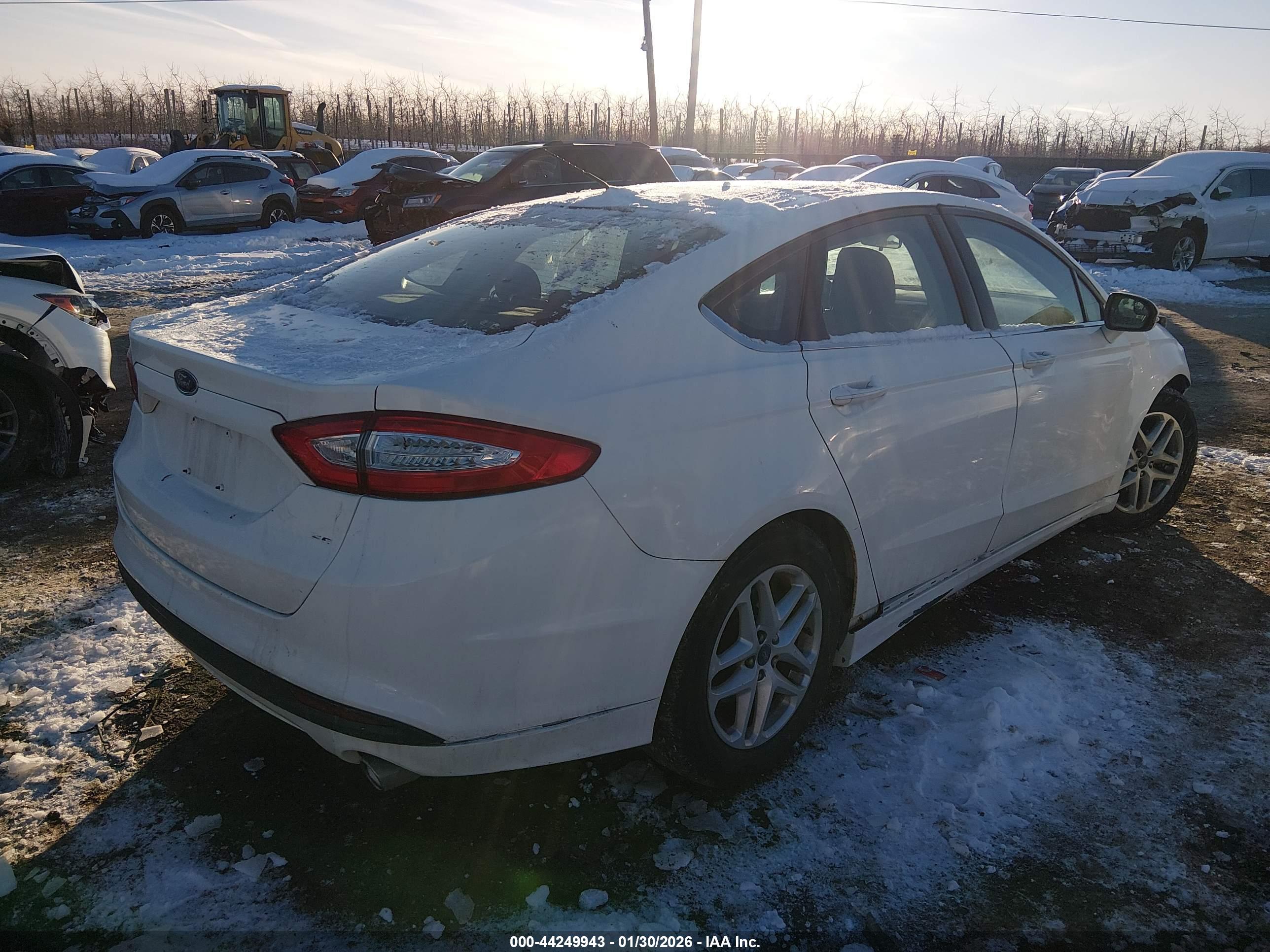 FORD FUSION image 4