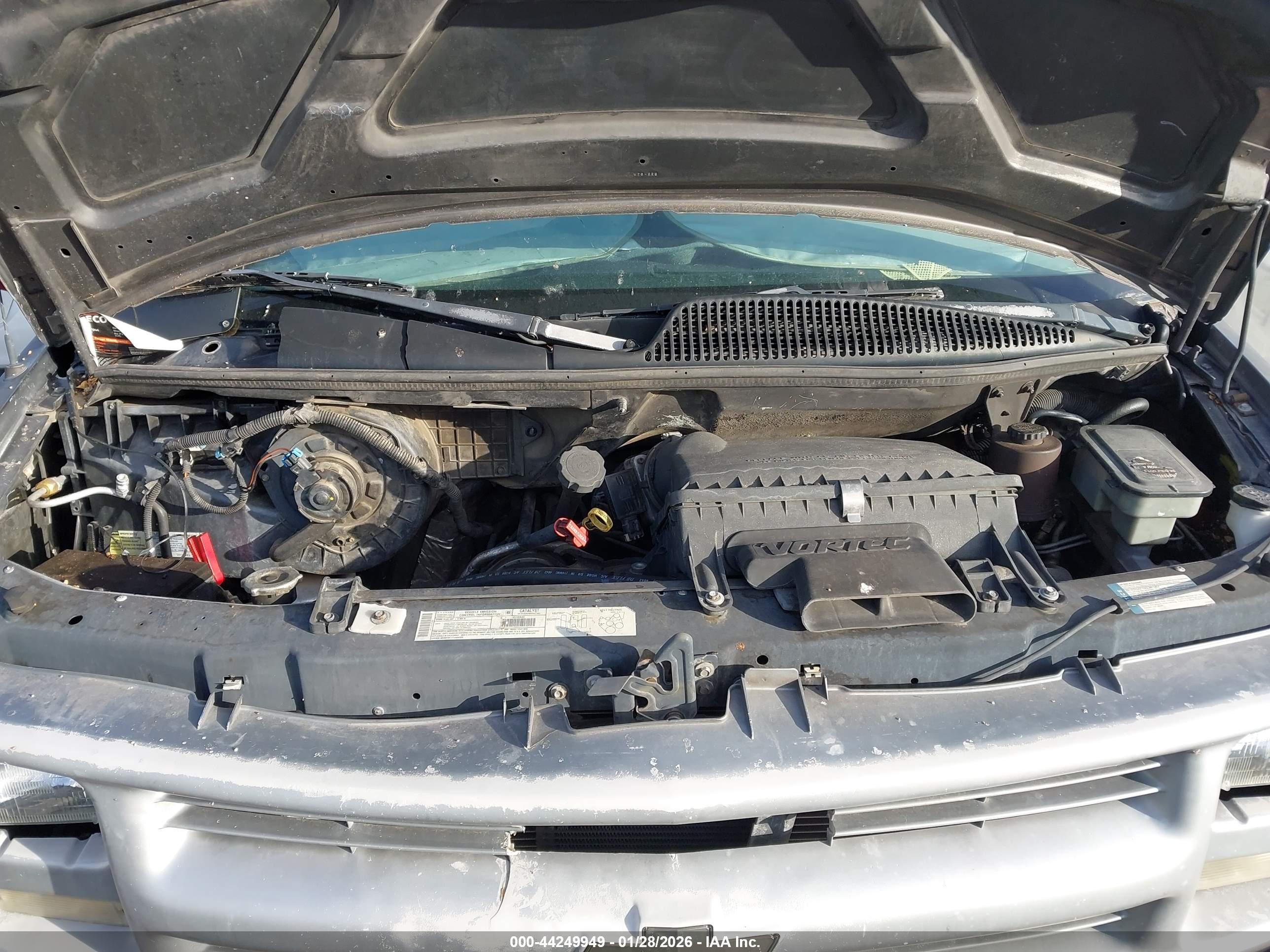 CHEVROLET EXPRESS image 10