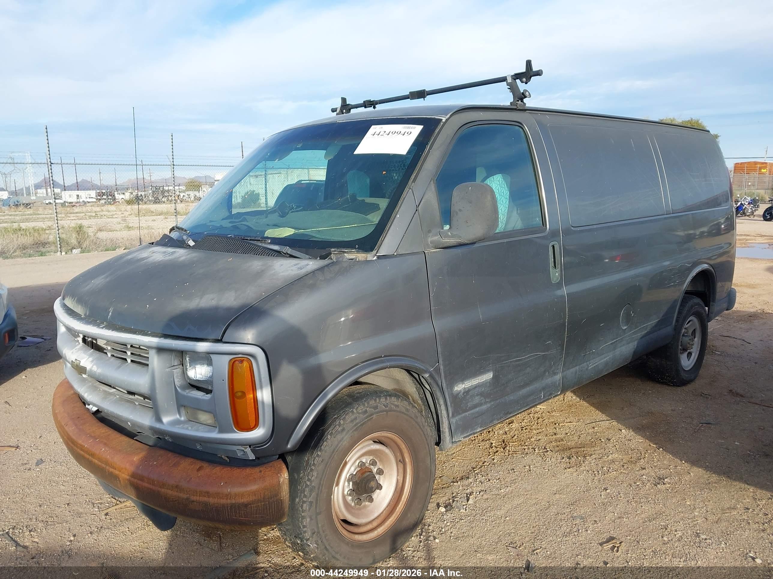 CHEVROLET EXPRESS image 2