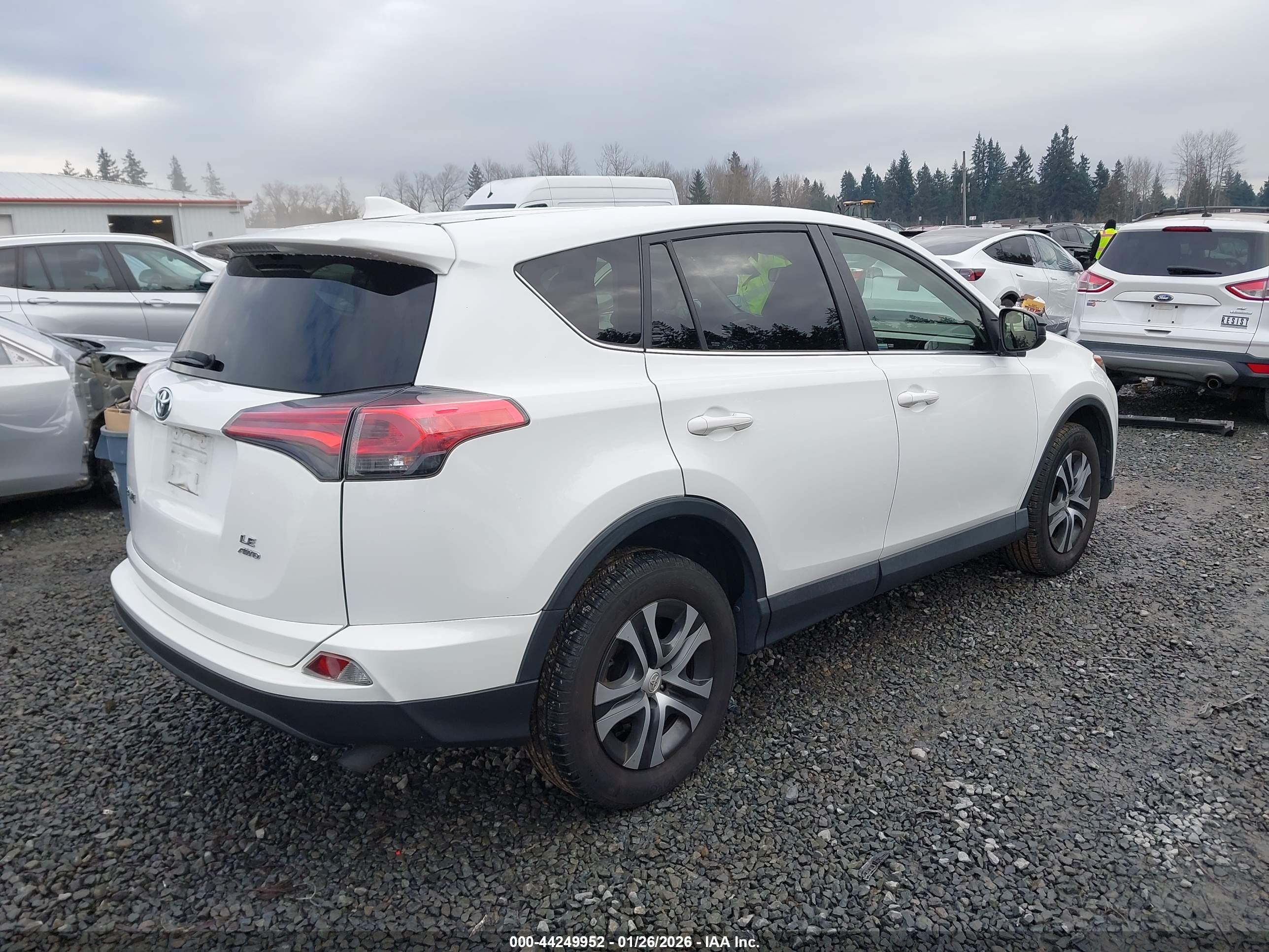 TOYOTA RAV4 image 4