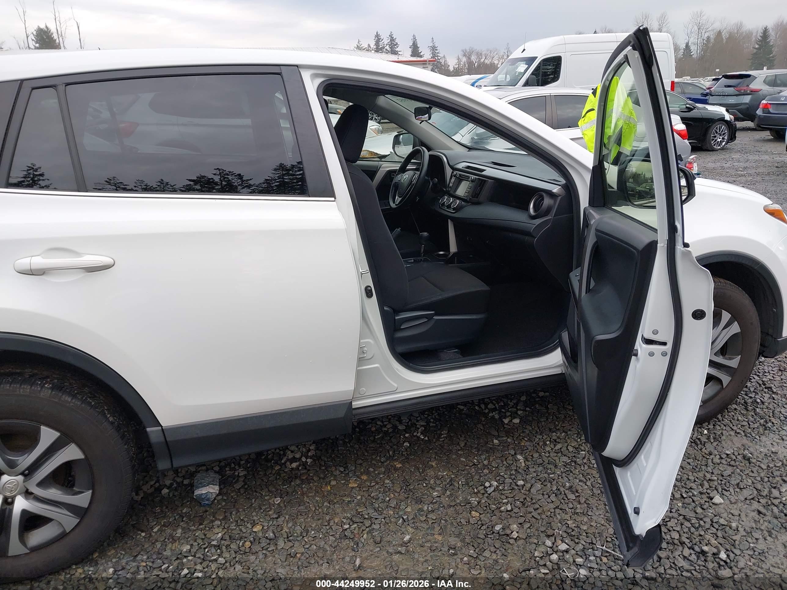 TOYOTA RAV4 image 5