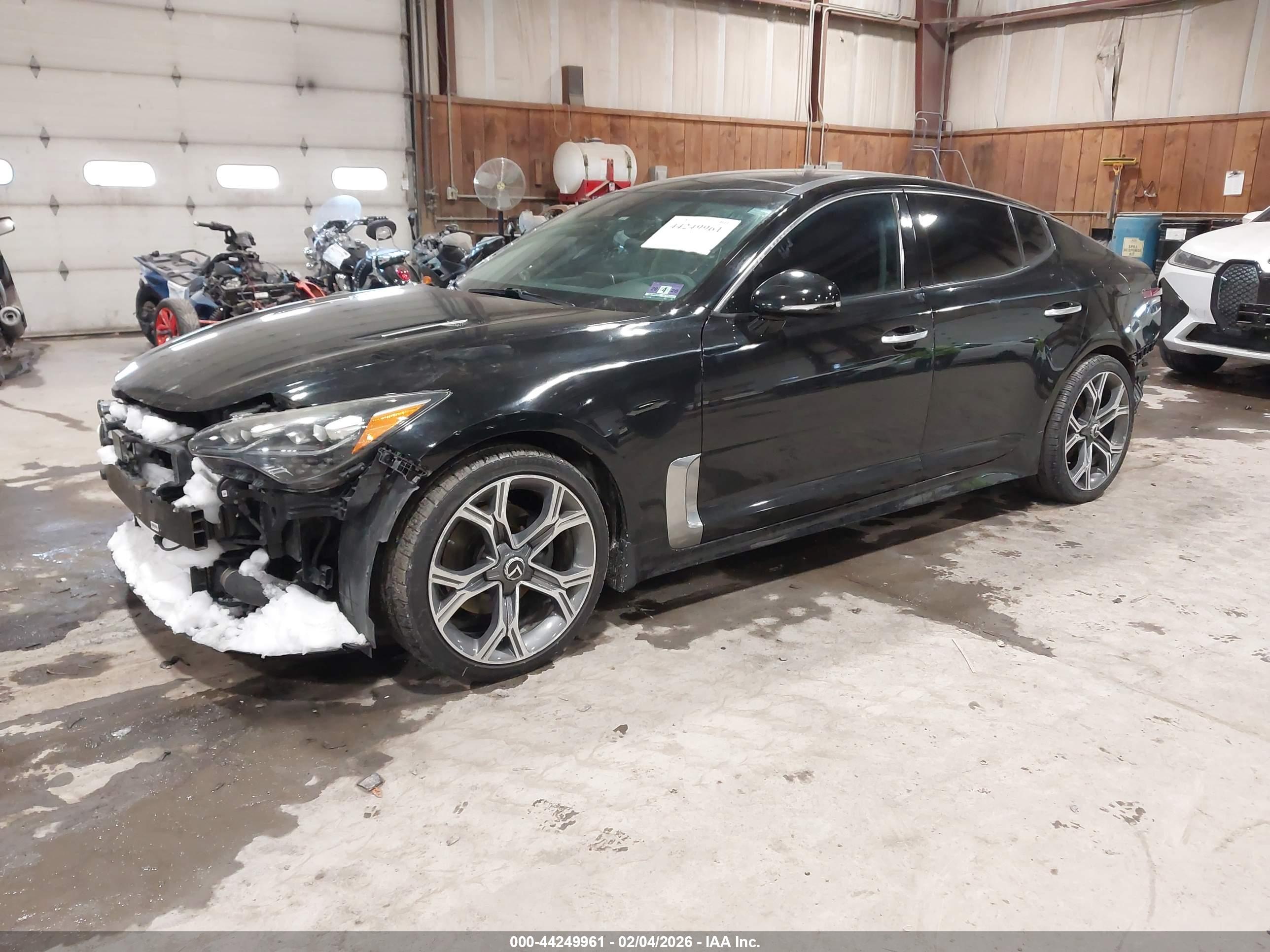 KIA STINGER image 2
