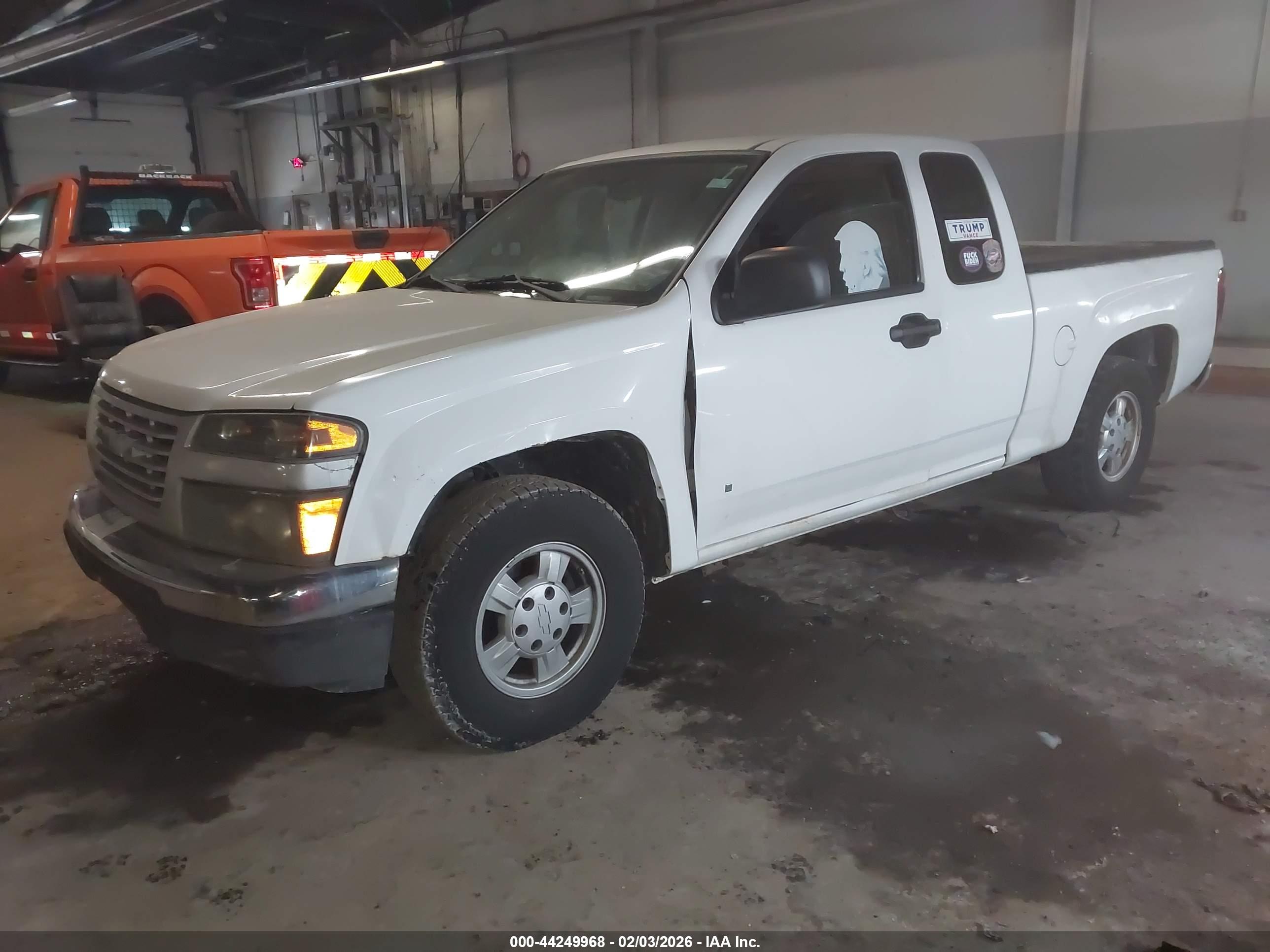GMC CANYON image 2