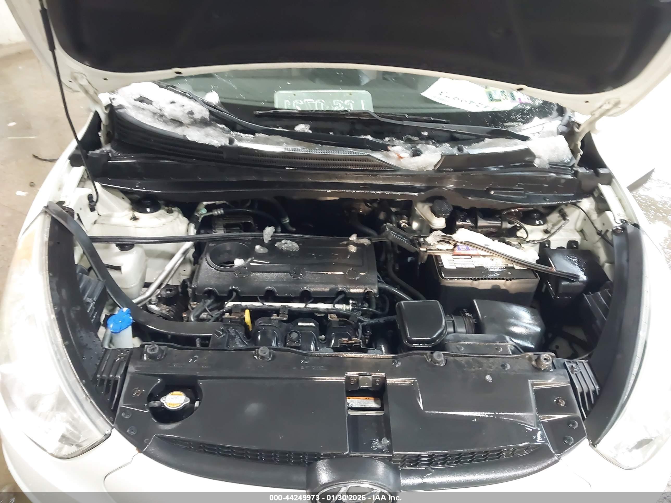 HYUNDAI TUCSON image 10