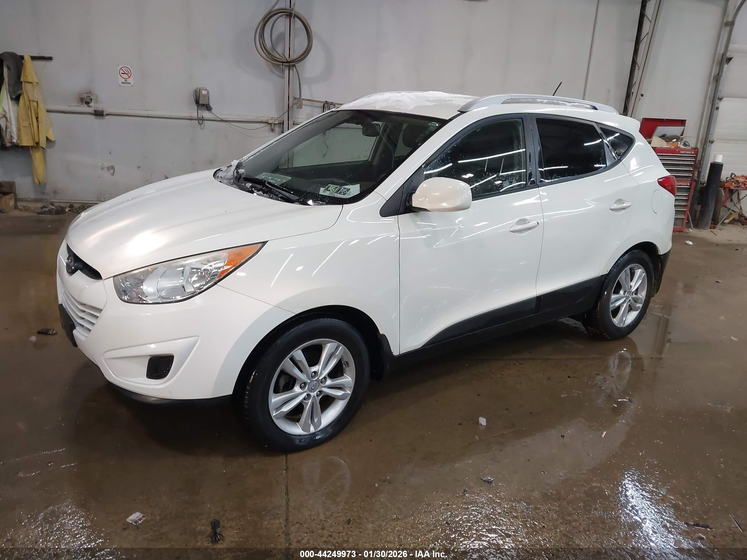 HYUNDAI TUCSON image 2