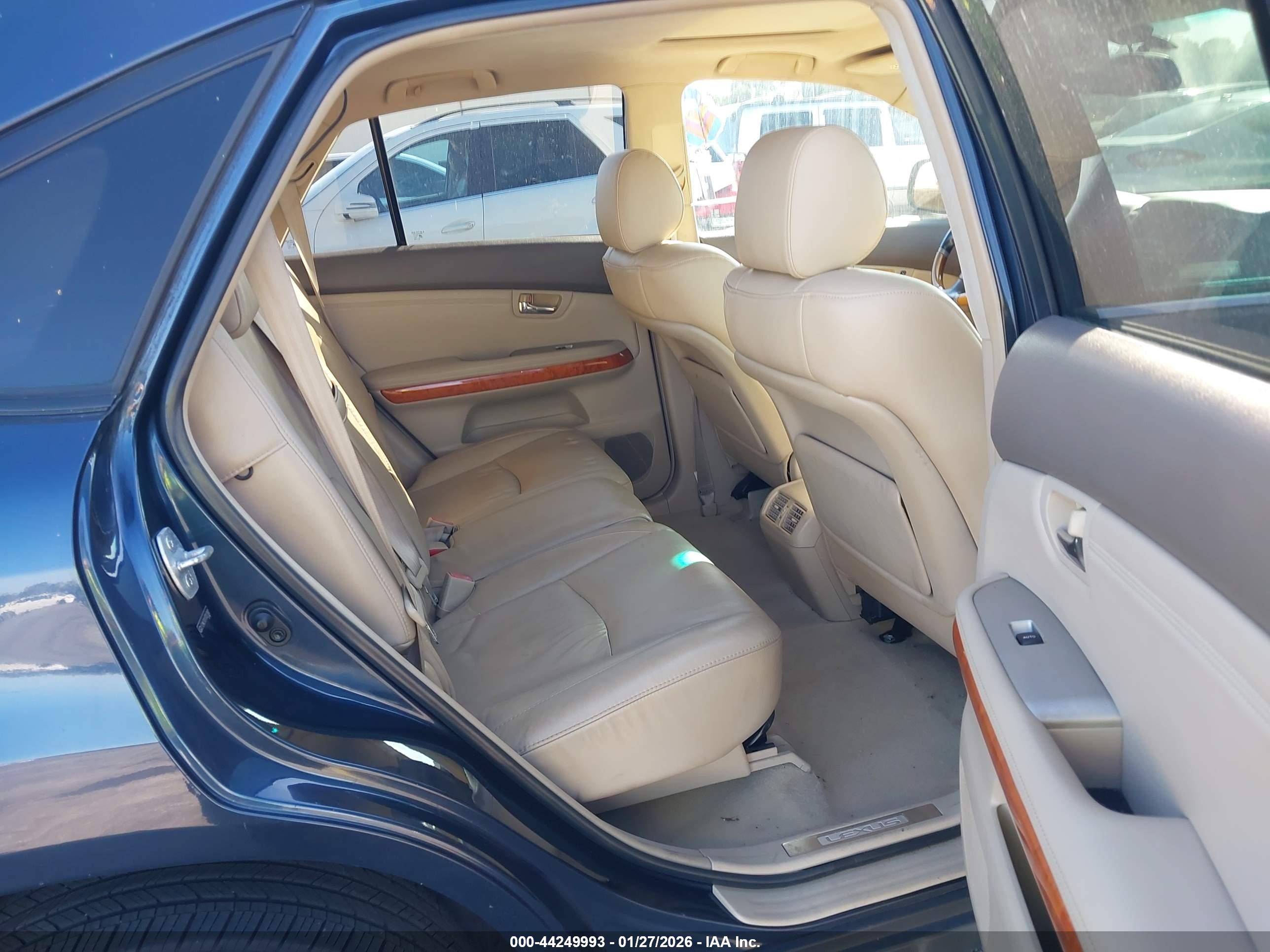 LEXUS RX image 8