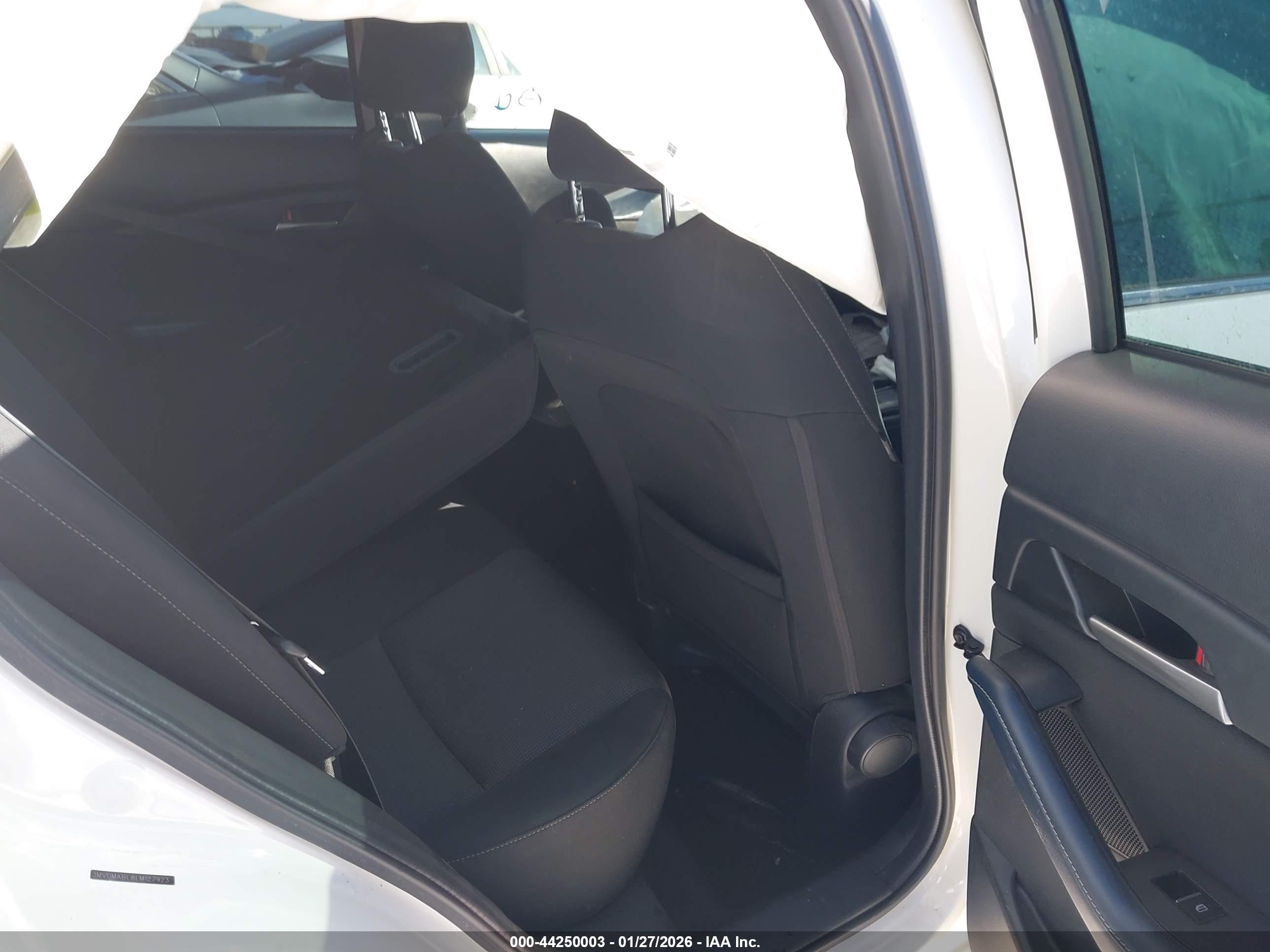 MAZDA CX-30 image 8
