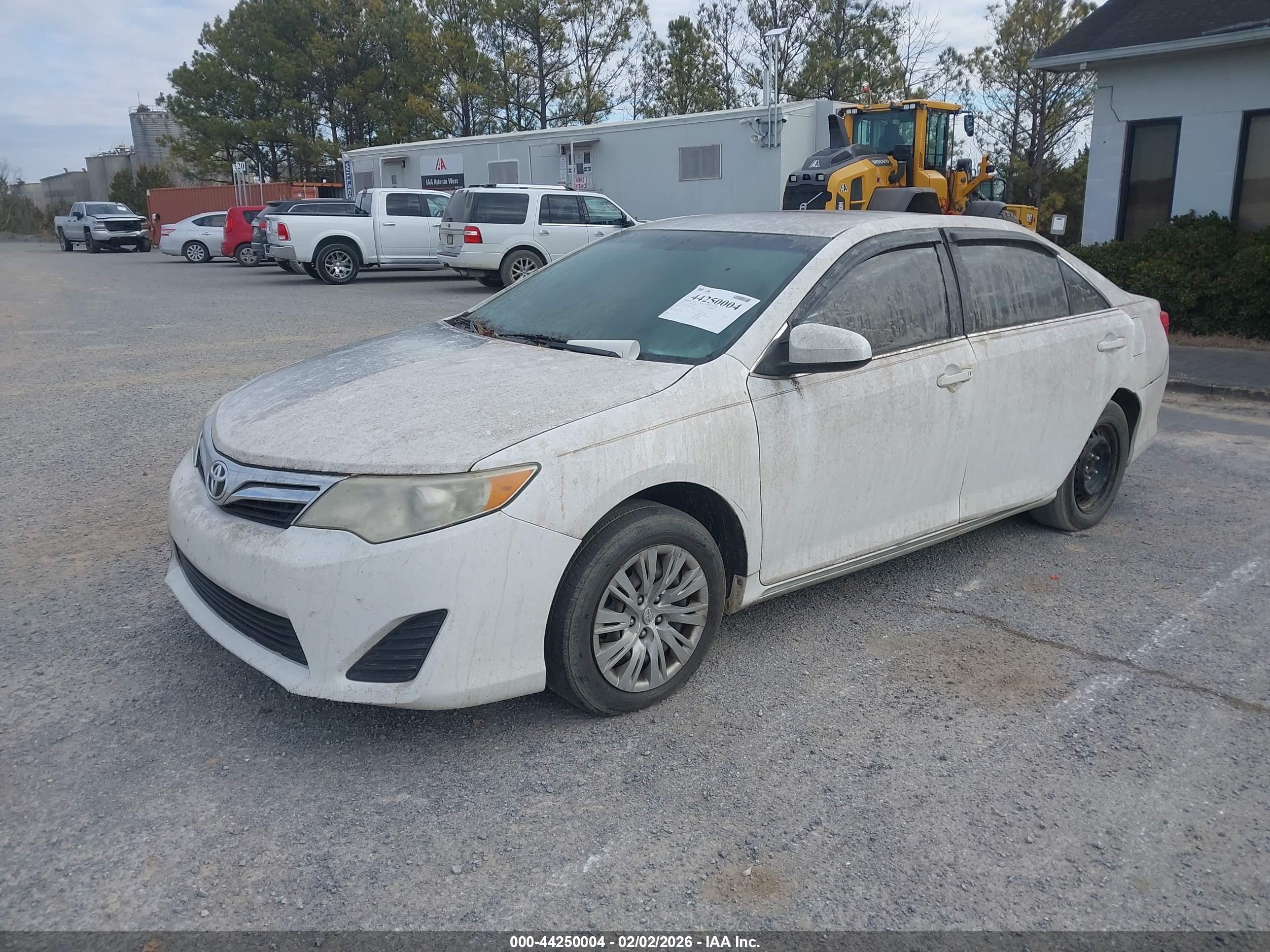TOYOTA CAMRY image 2