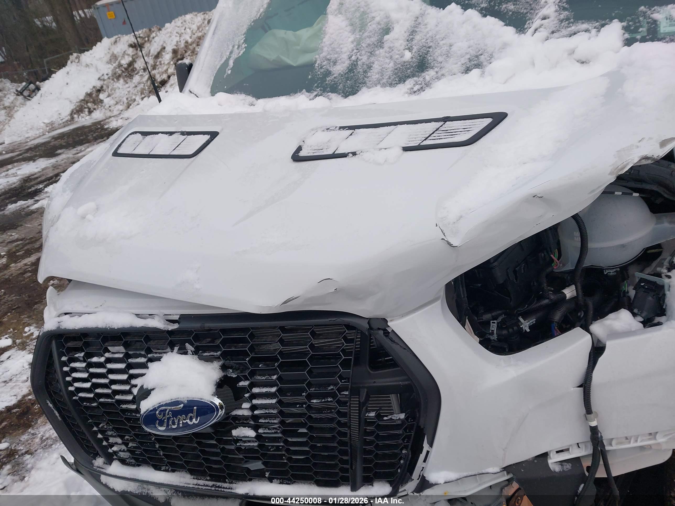 FORD TRANSIT-350 image 10