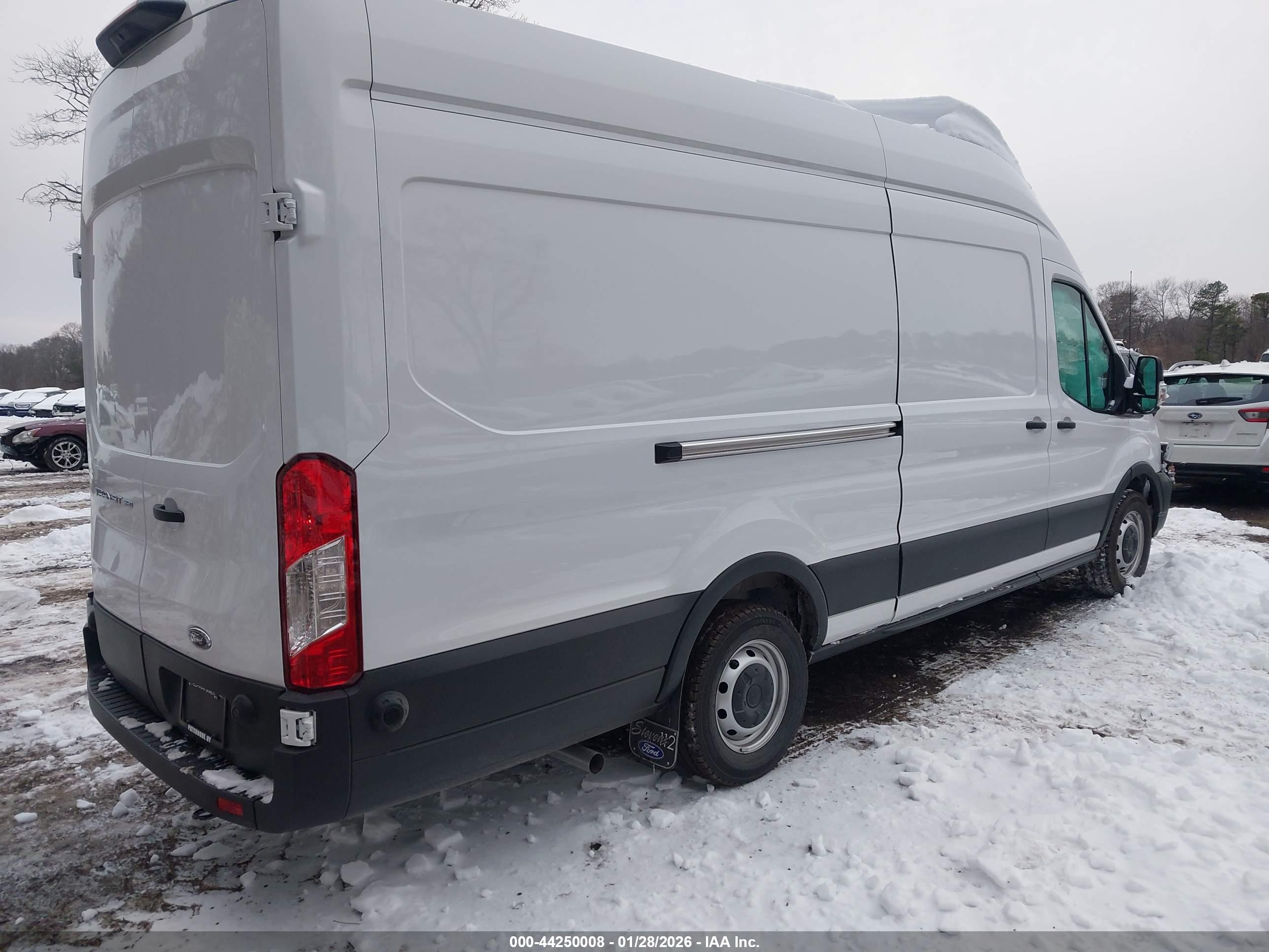 FORD TRANSIT-350 image 4