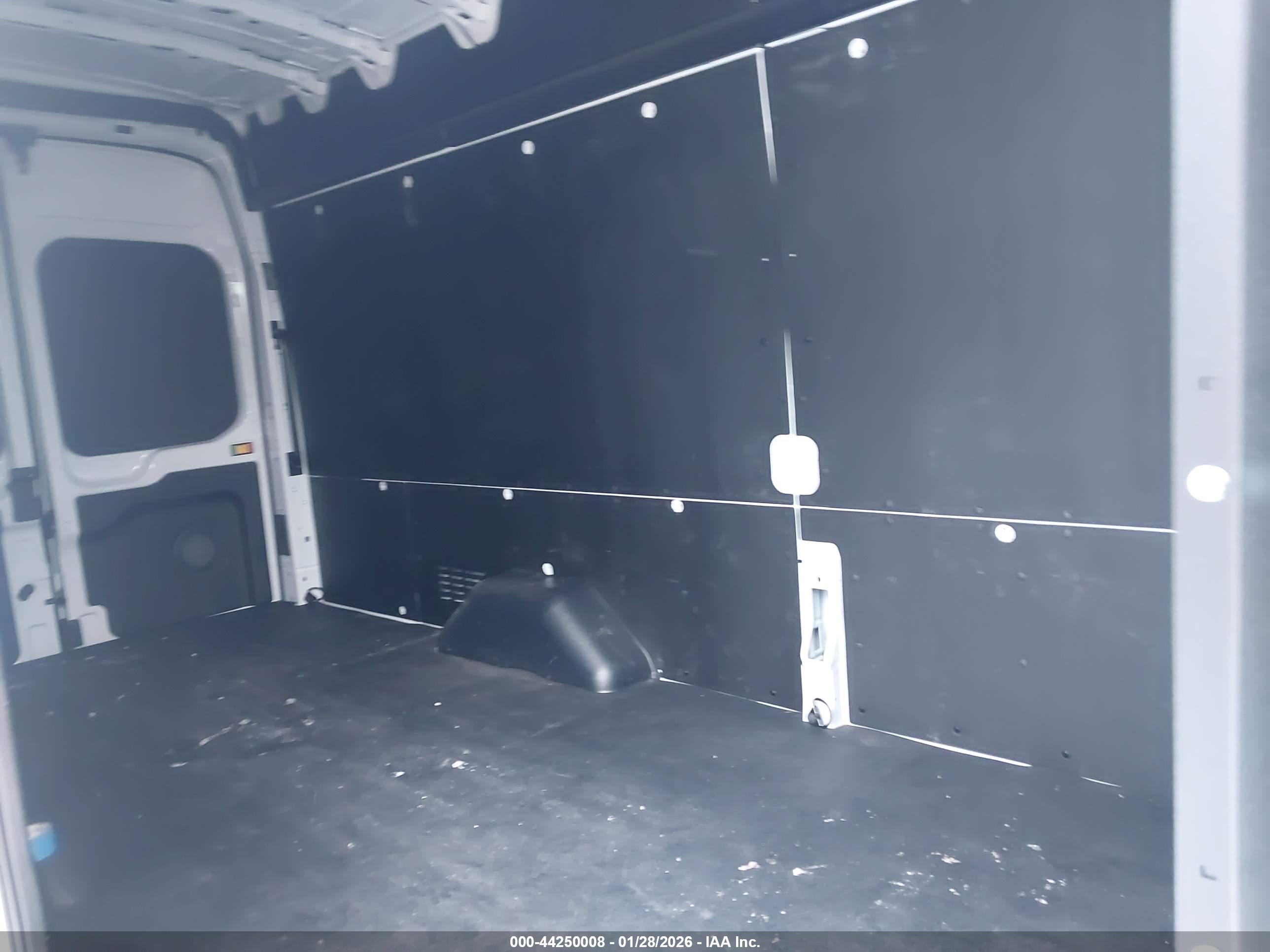FORD TRANSIT-350 image 8