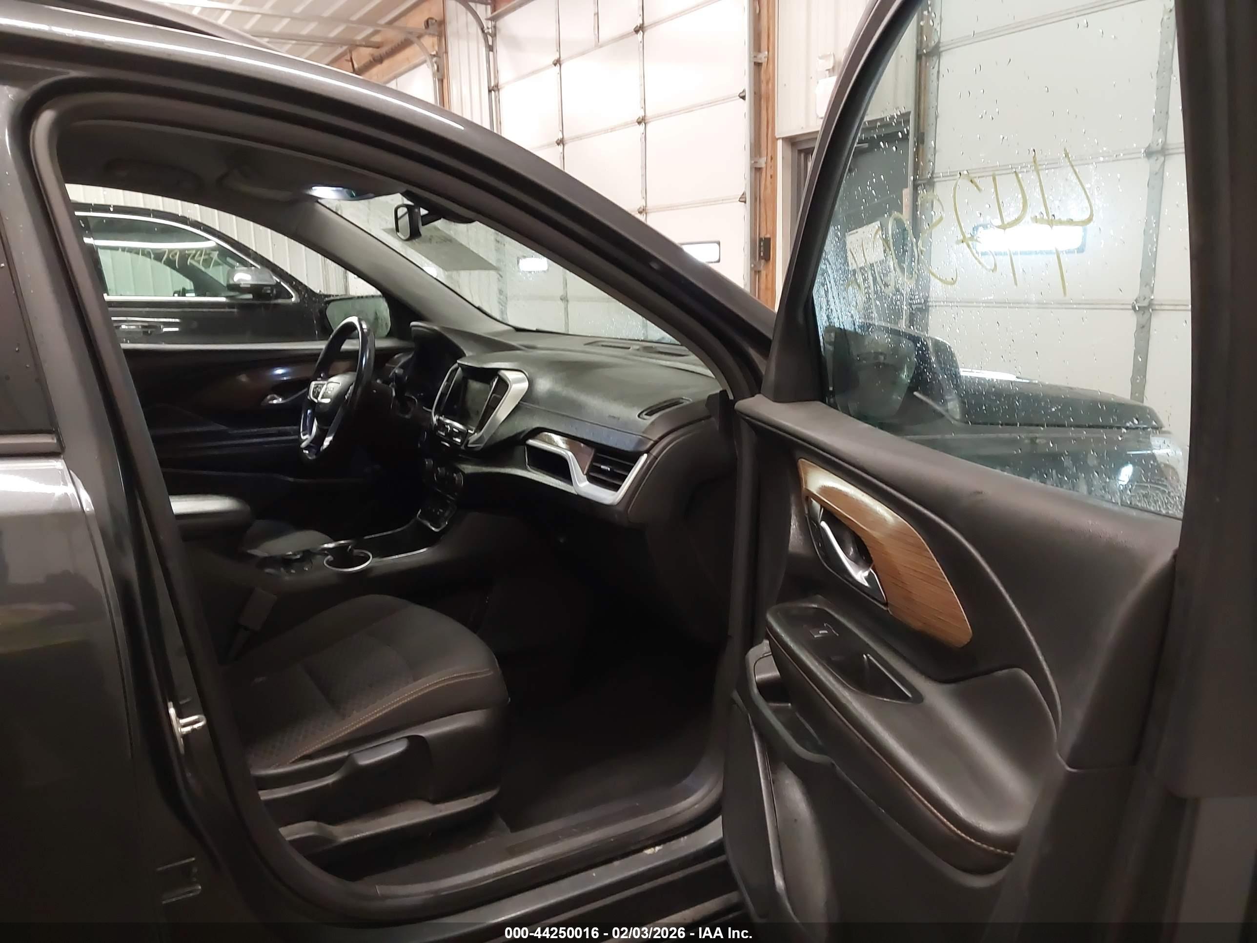 GMC TERRAIN image 5