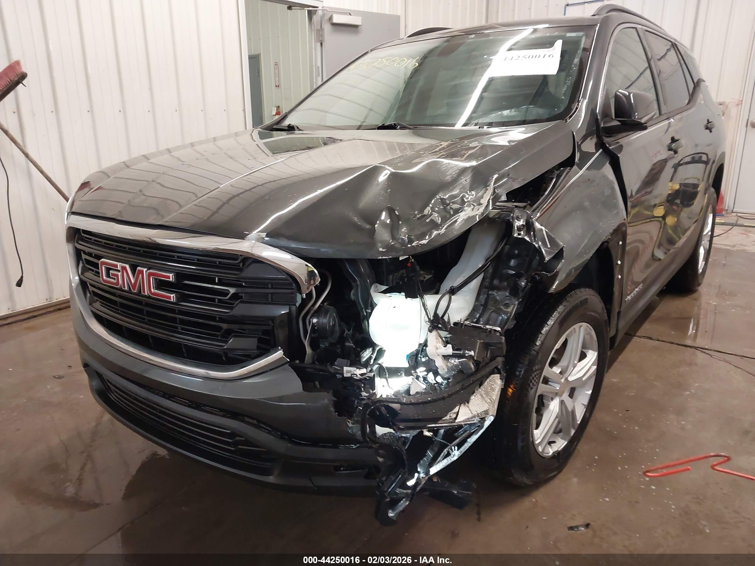 GMC TERRAIN image 6