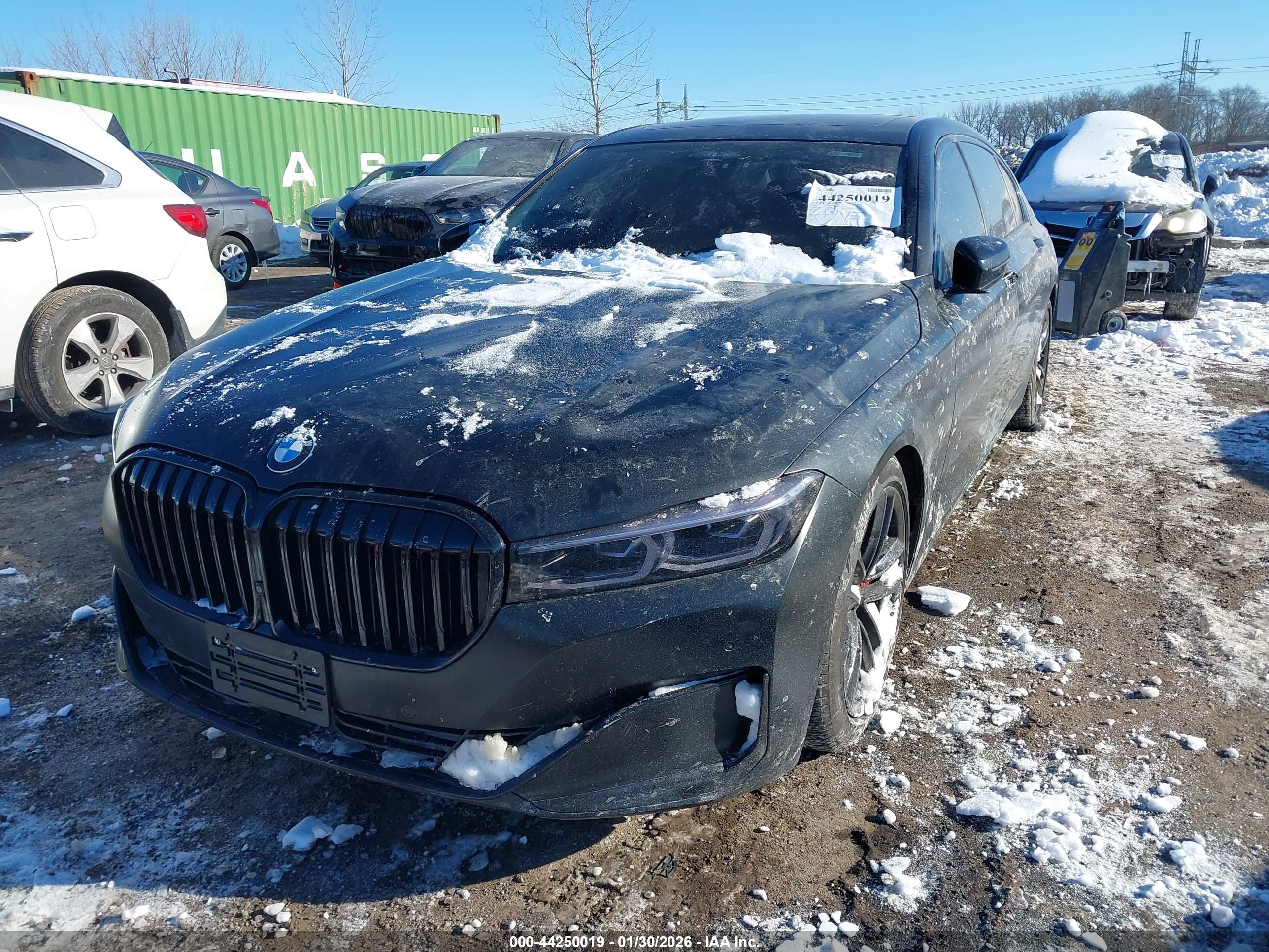 BMW 750I image 6
