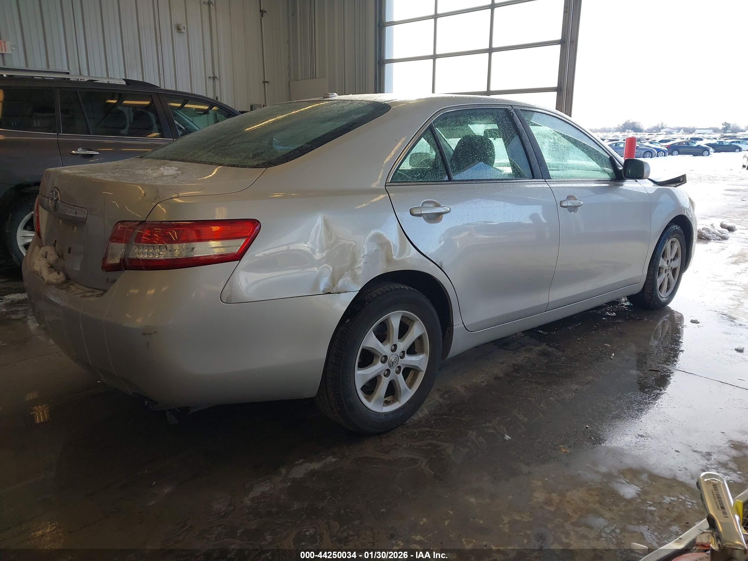 TOYOTA CAMRY image 4