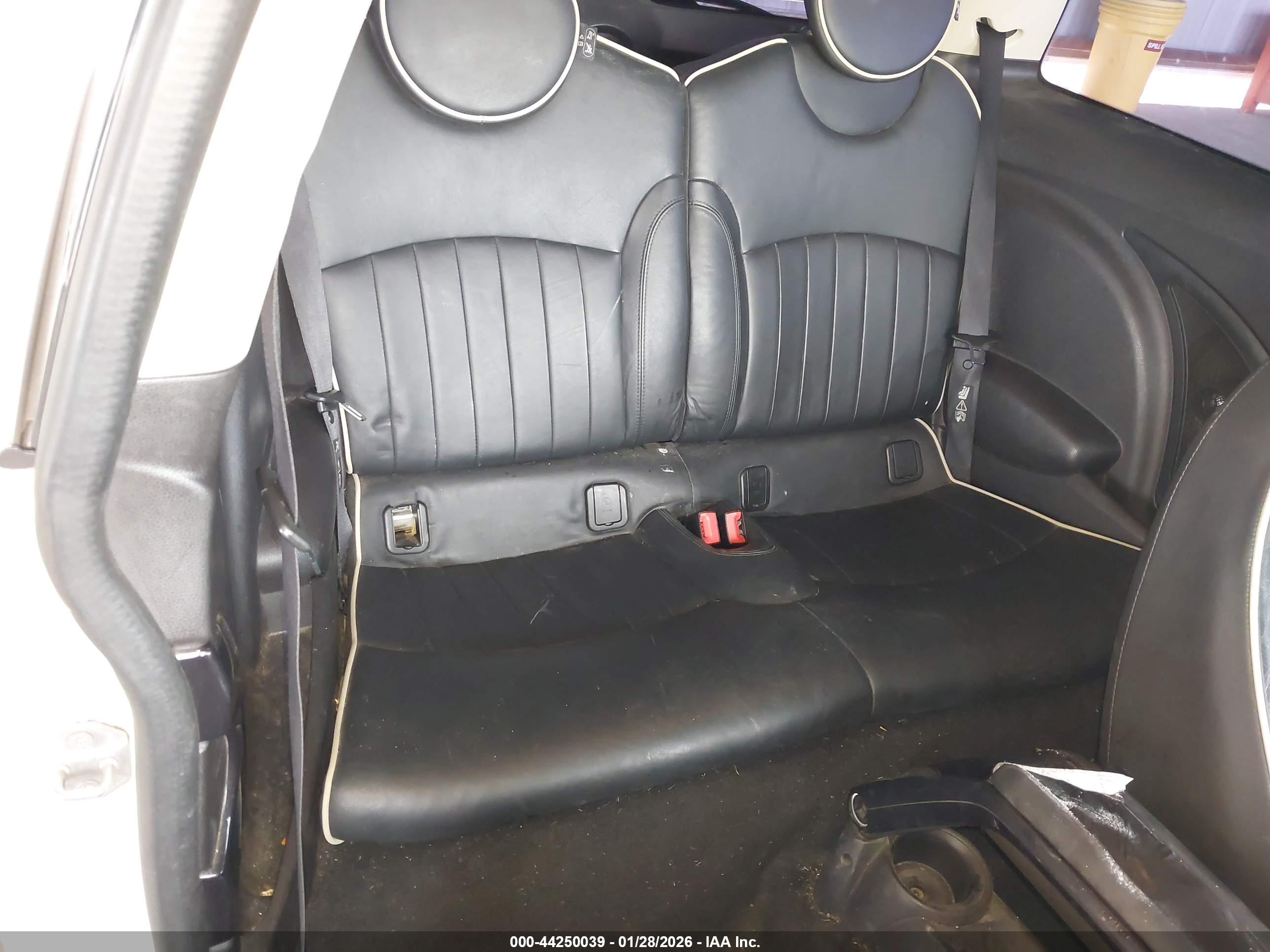 MINI COOPER image 8