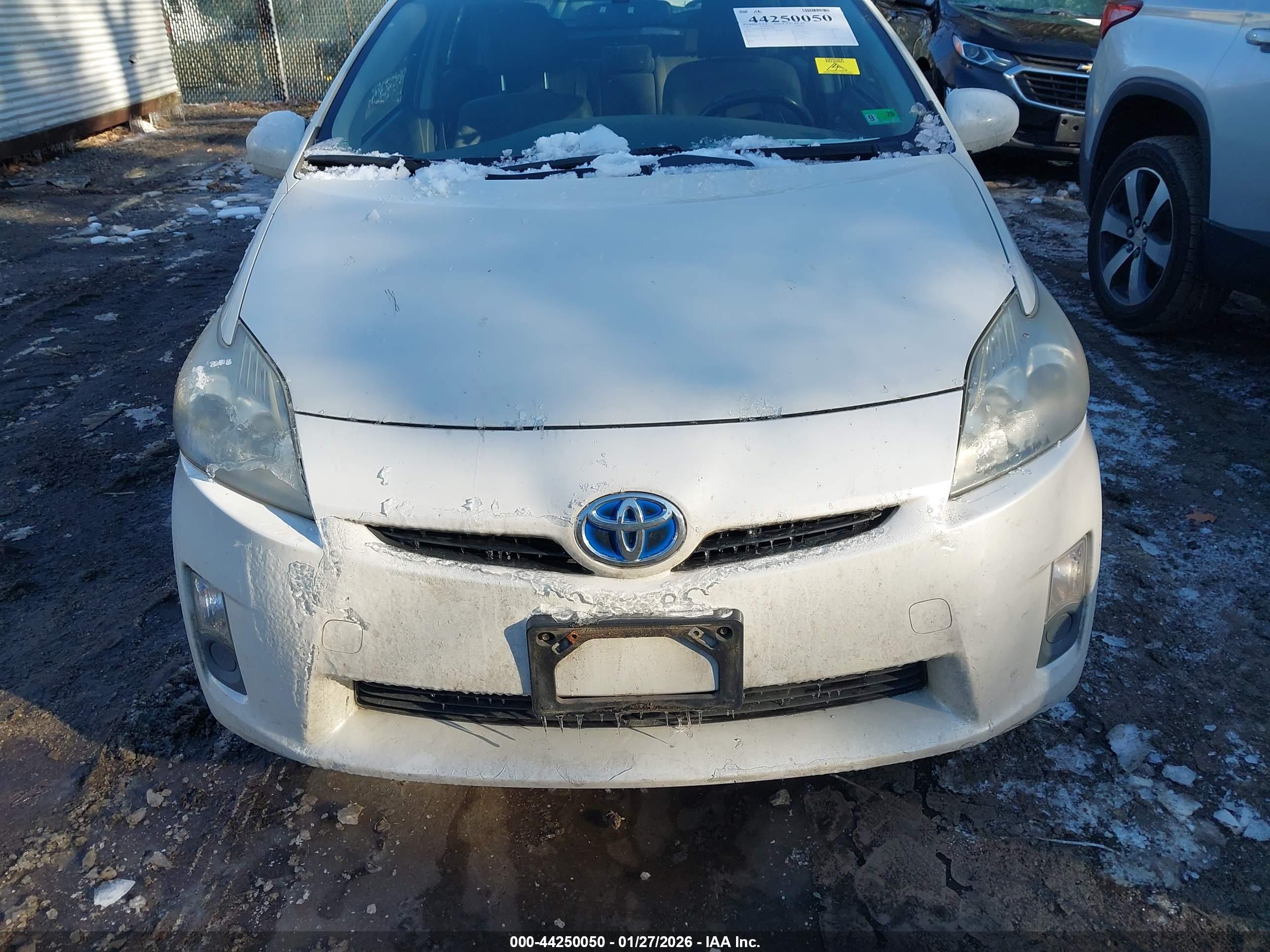 TOYOTA PRIUS image 6