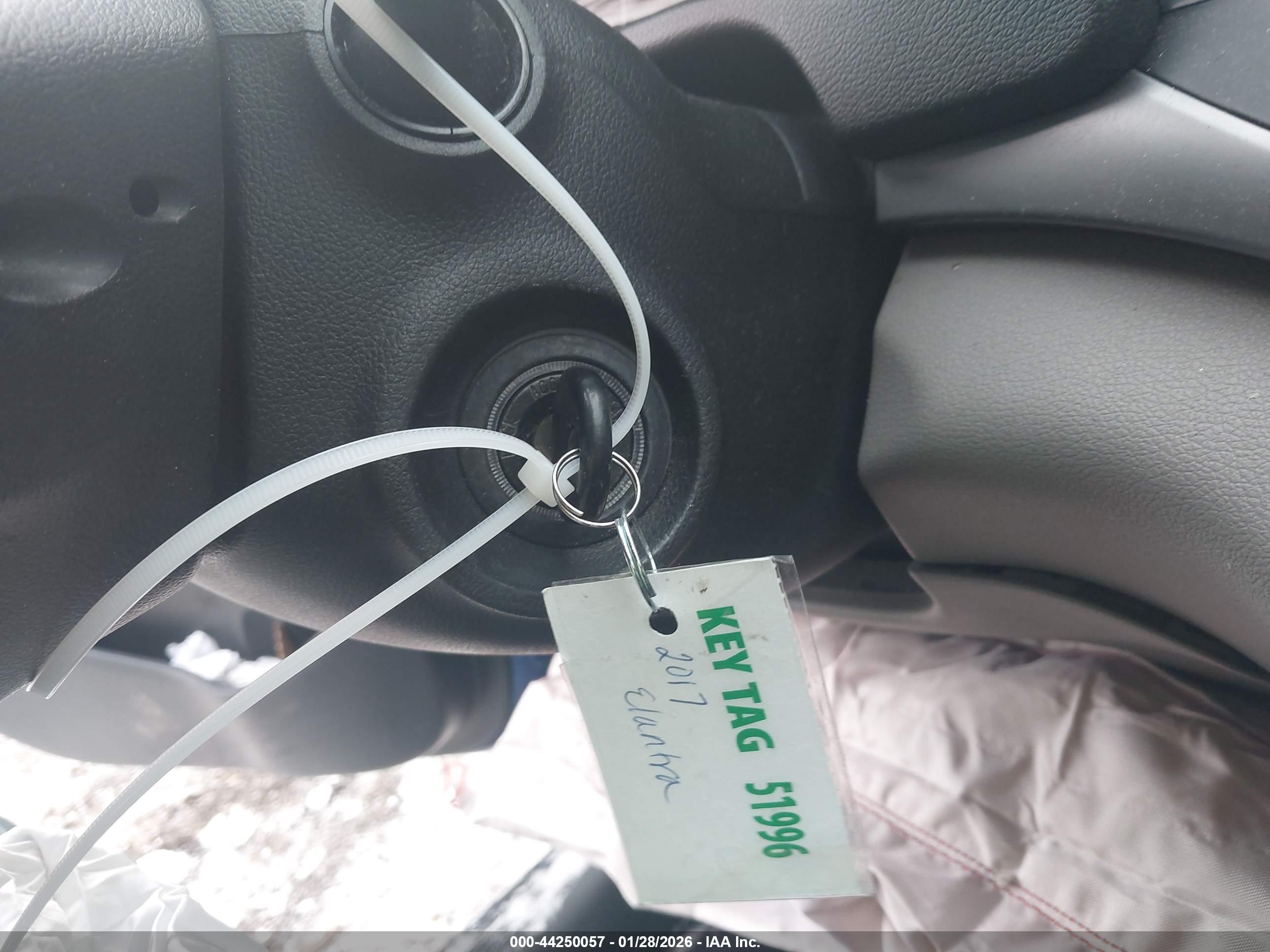 HYUNDAI ELANTRA image 11