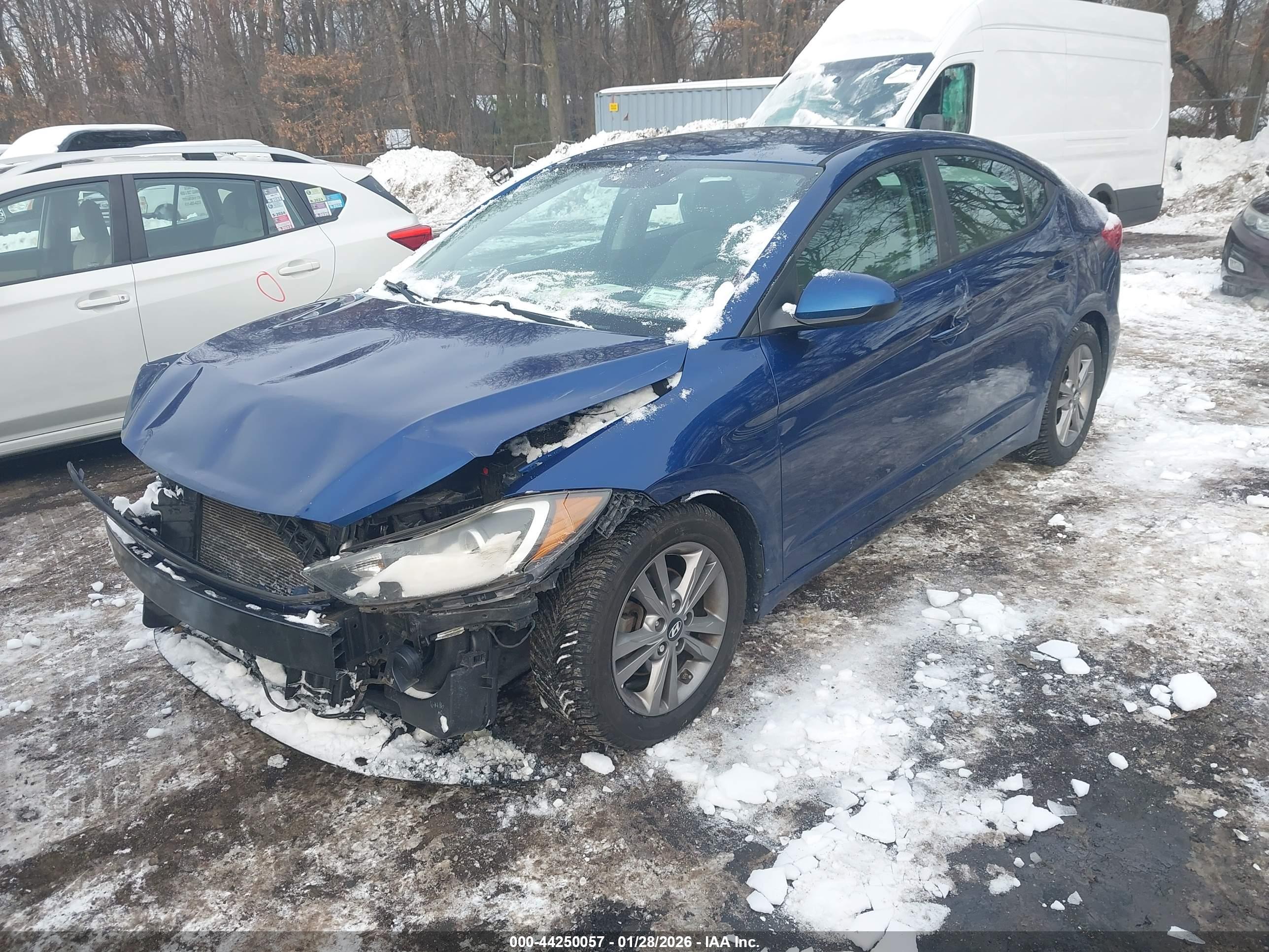 HYUNDAI ELANTRA image 2