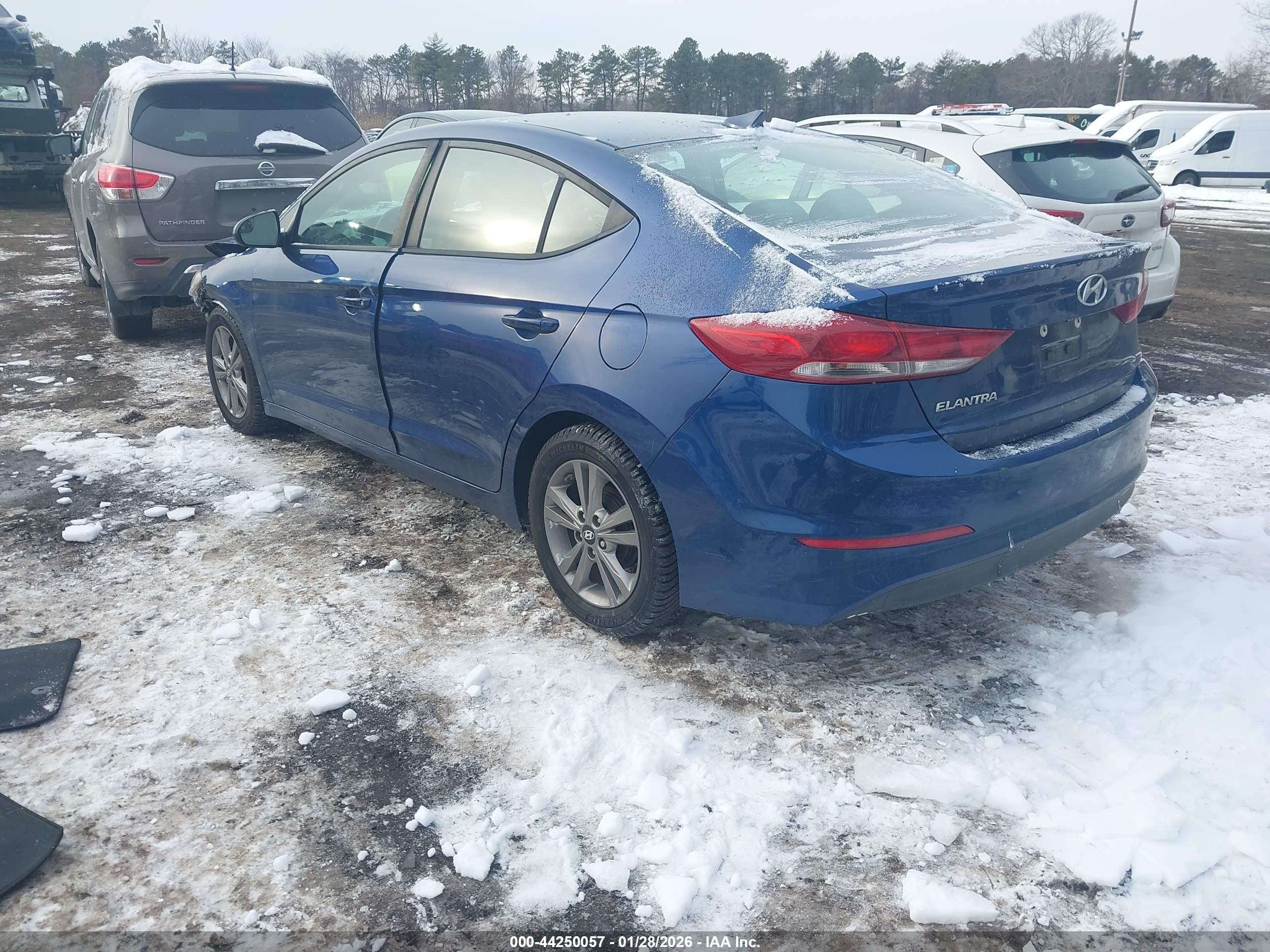 HYUNDAI ELANTRA image 3