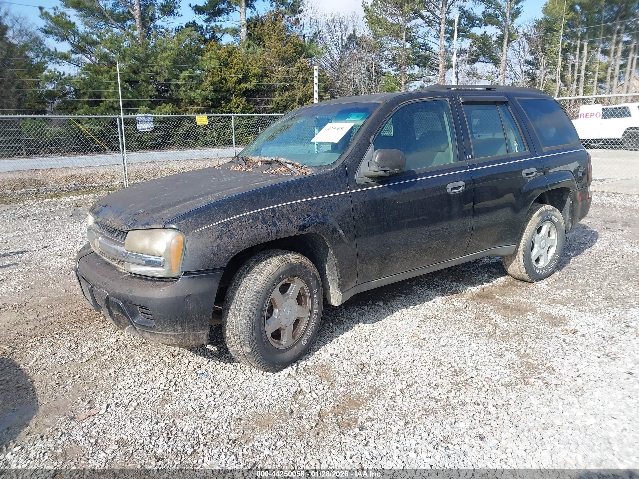 CHEVROLET TRAILBLAZER image 2