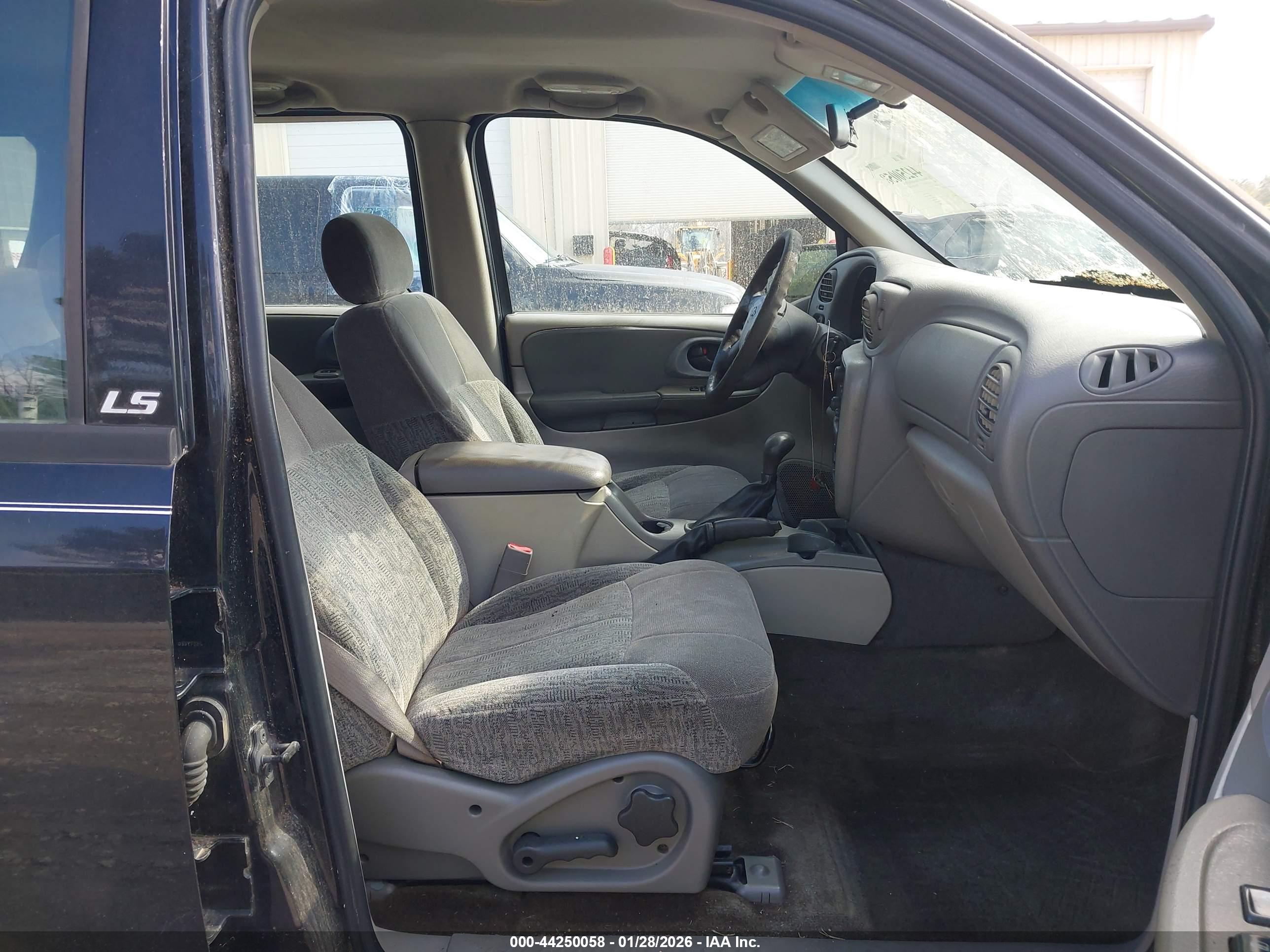 CHEVROLET TRAILBLAZER image 5
