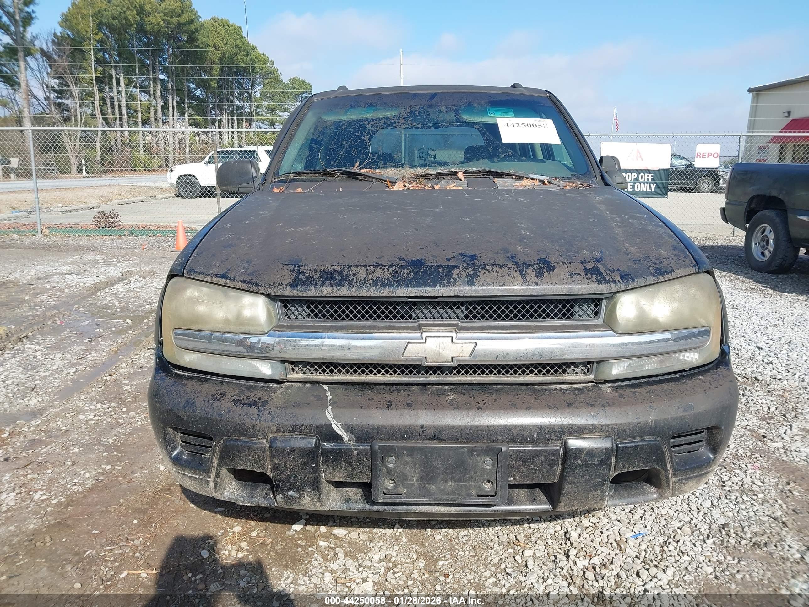 CHEVROLET TRAILBLAZER image 6