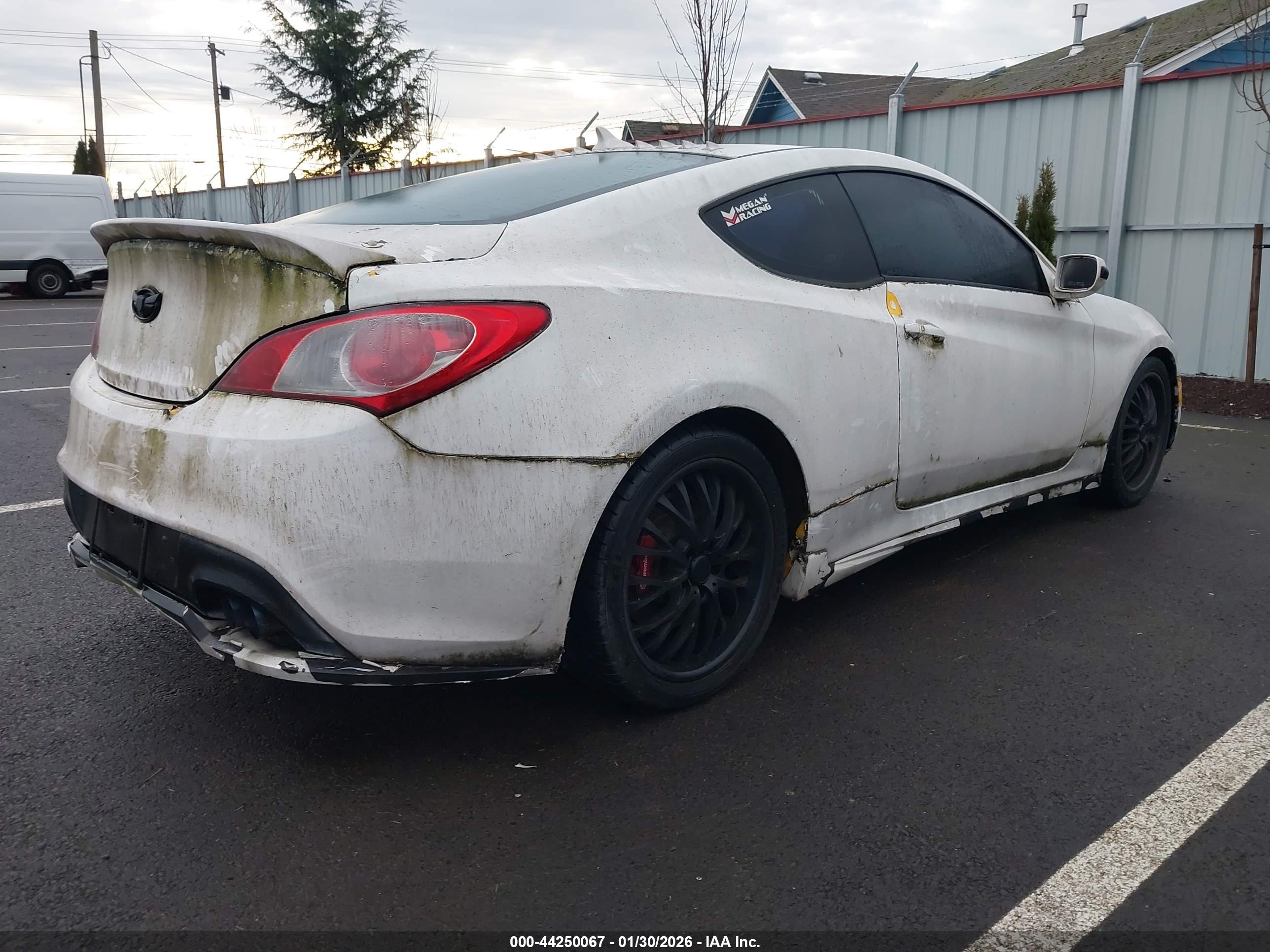 HYUNDAI GENESIS image 4