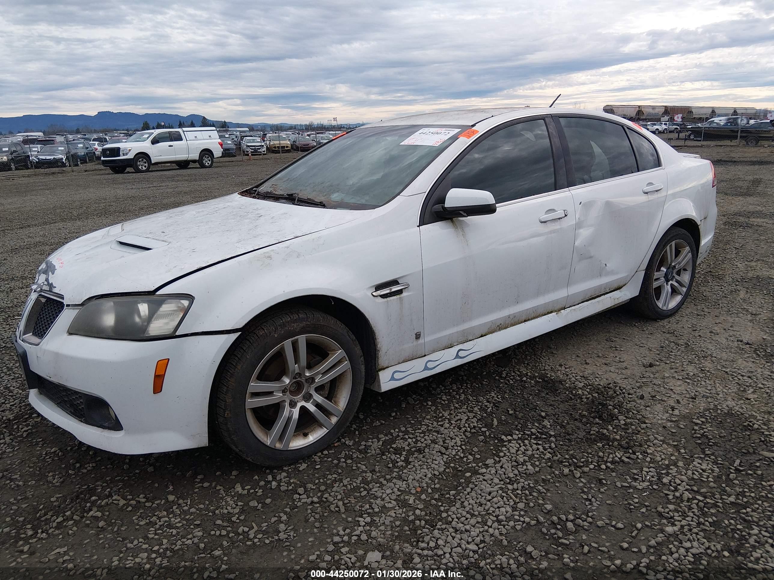 PONTIAC G8 image 2