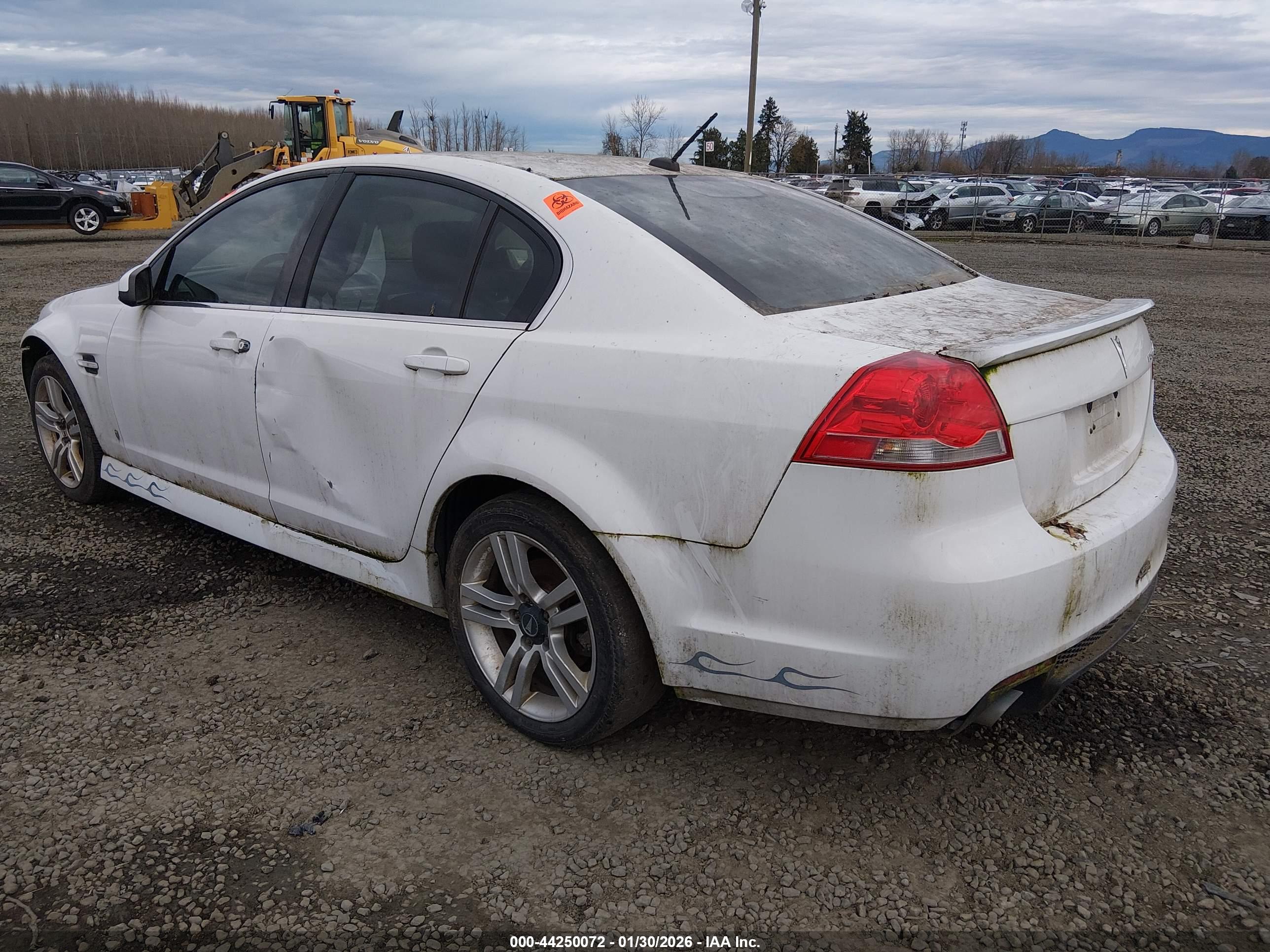 PONTIAC G8 image 3