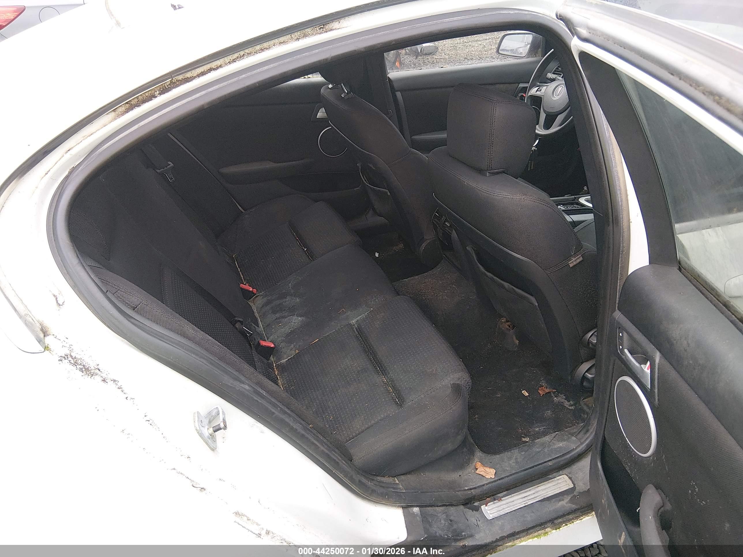 PONTIAC G8 image 8