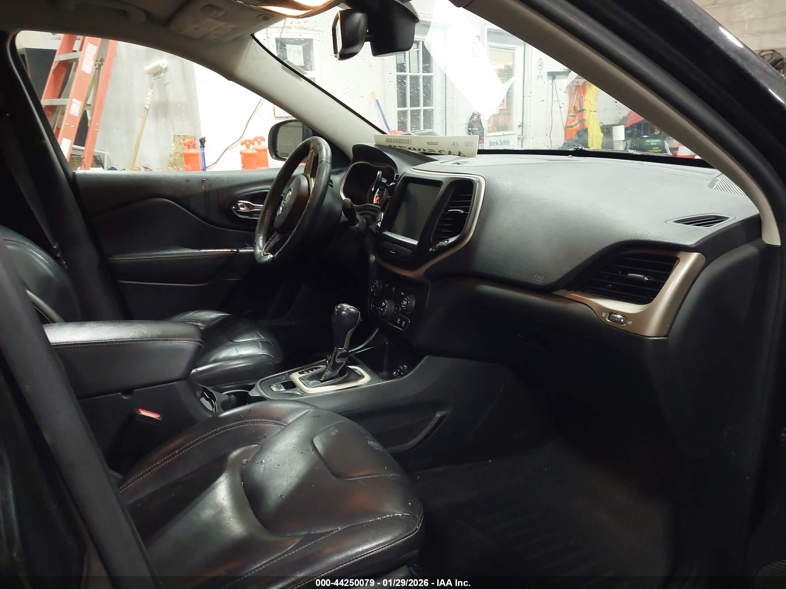 JEEP CHEROKEE image 5