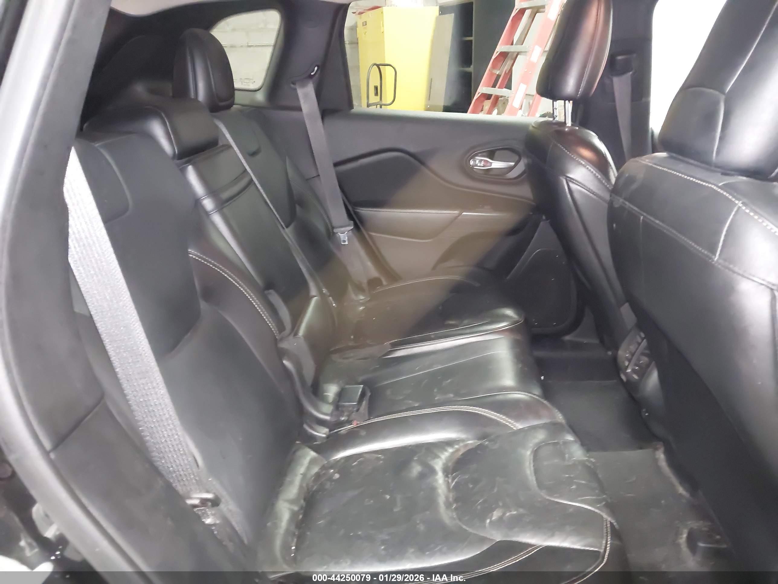 JEEP CHEROKEE image 8