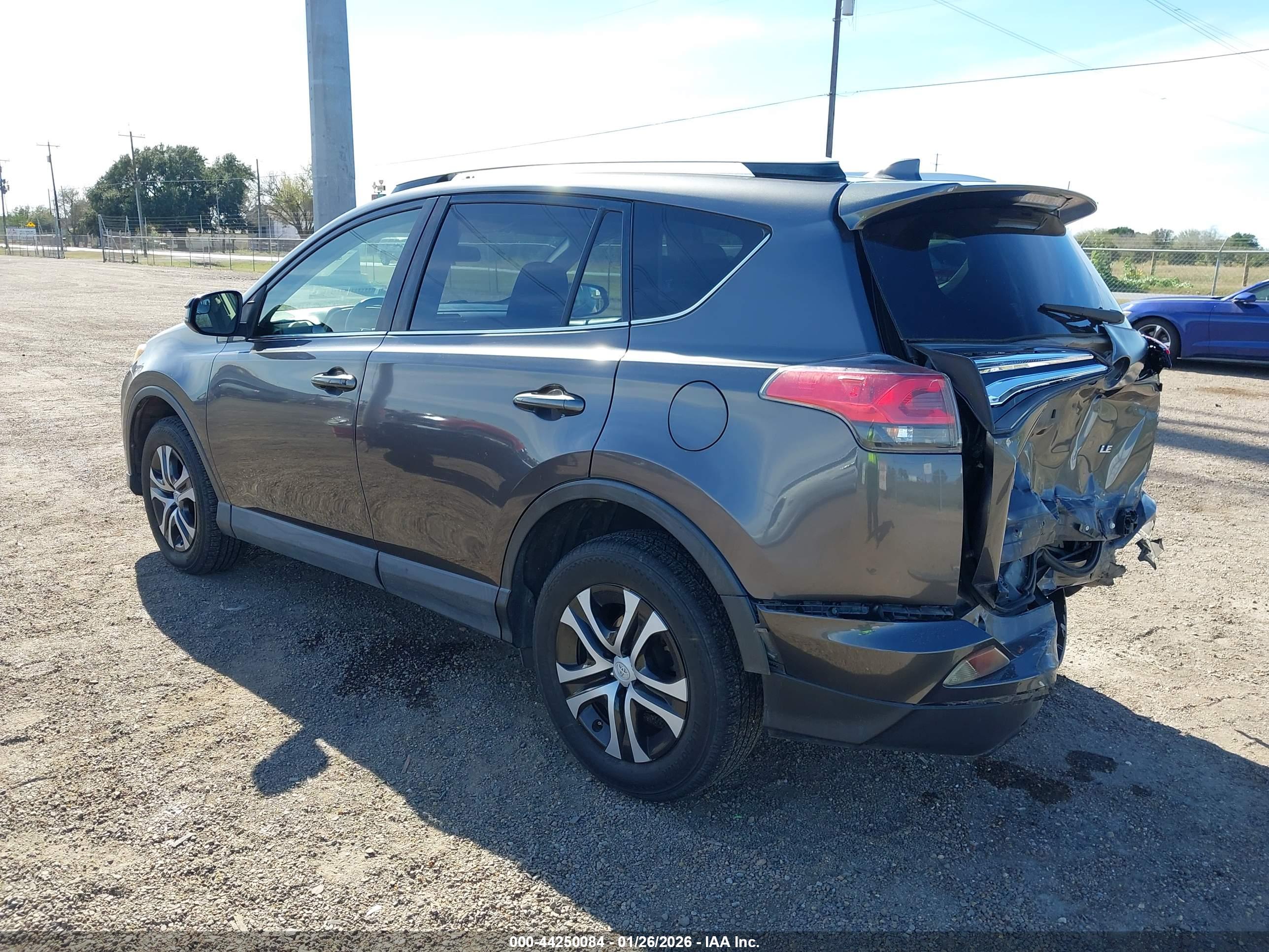 TOYOTA RAV4 image 3