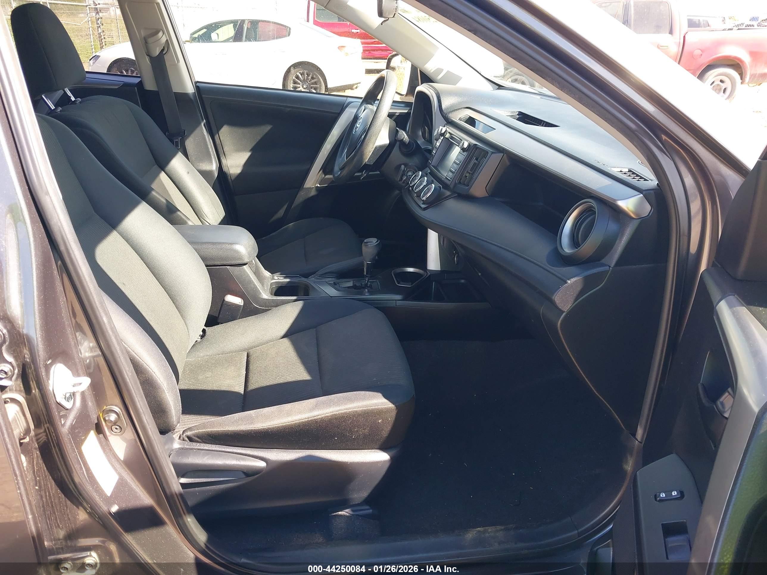 TOYOTA RAV4 image 5